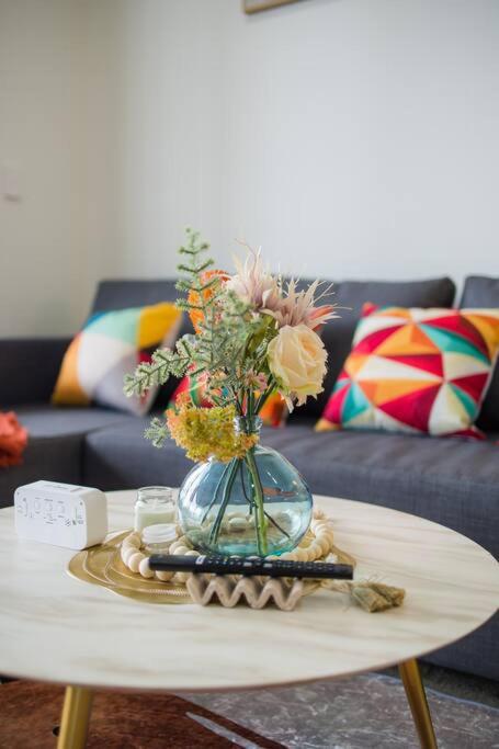 Sky-City Apt 3 min to Train & Shopping& Everything