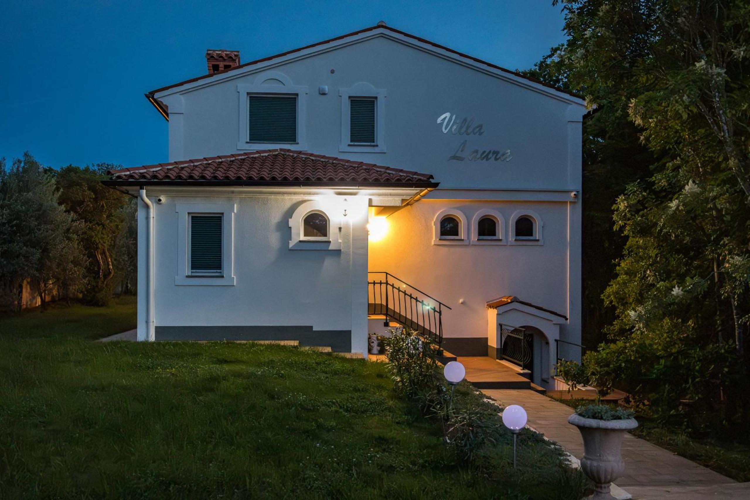 Villa Laura in Medulin for 8 persons only 1.5 km from the beach