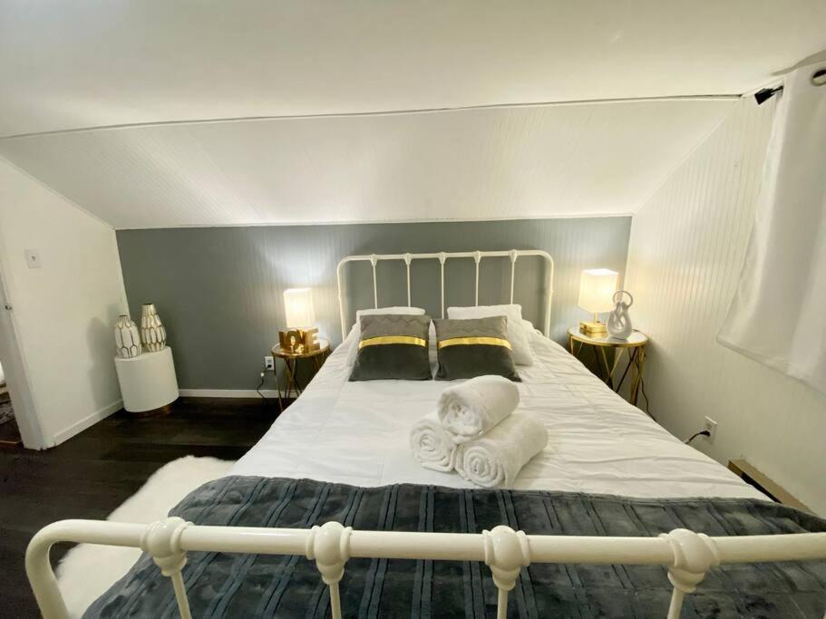 ST1C Space Villa Beautiful views, closer to Amazon view 3