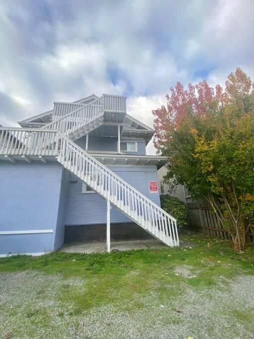 ST1C Space Villa Beautiful views, closer to Amazon view 5