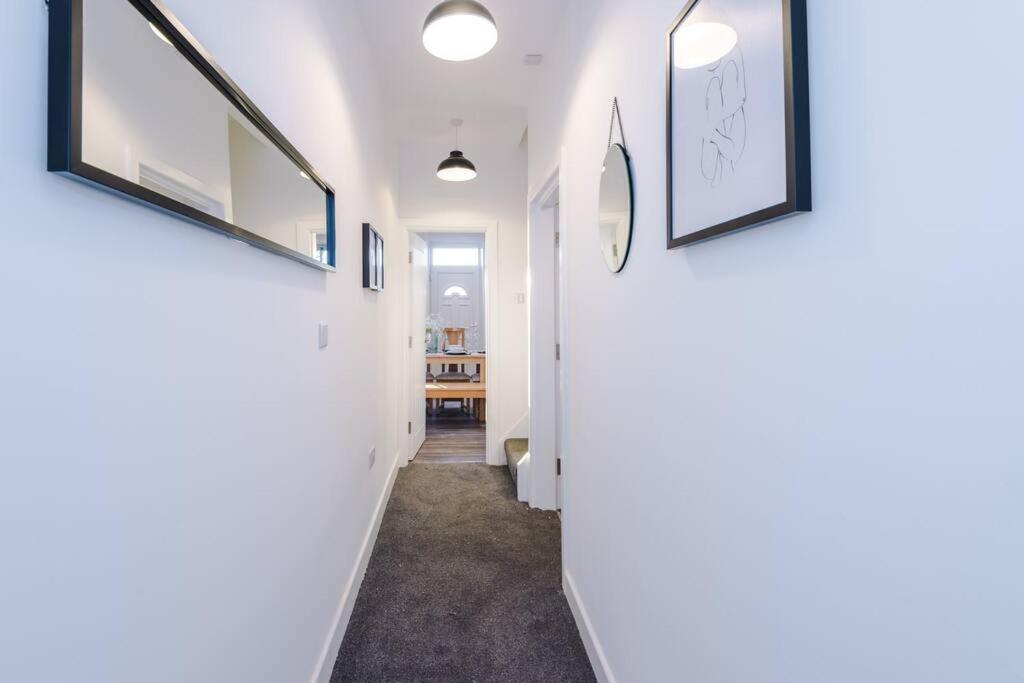 Beautiful Bradford 3 Bedroom Home Sleeps 8 with Parking by PureStay view 2