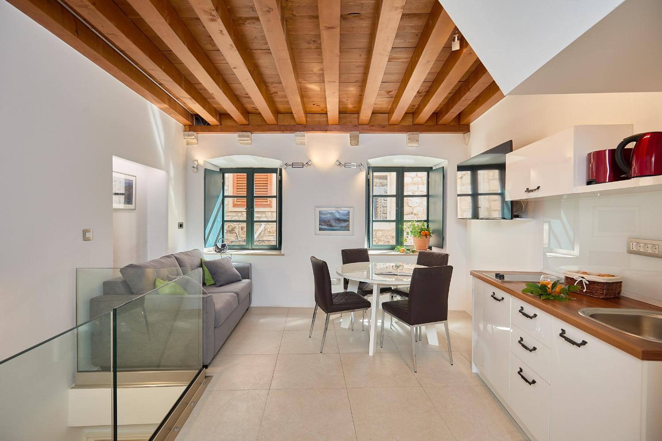 B18 APARTMENT