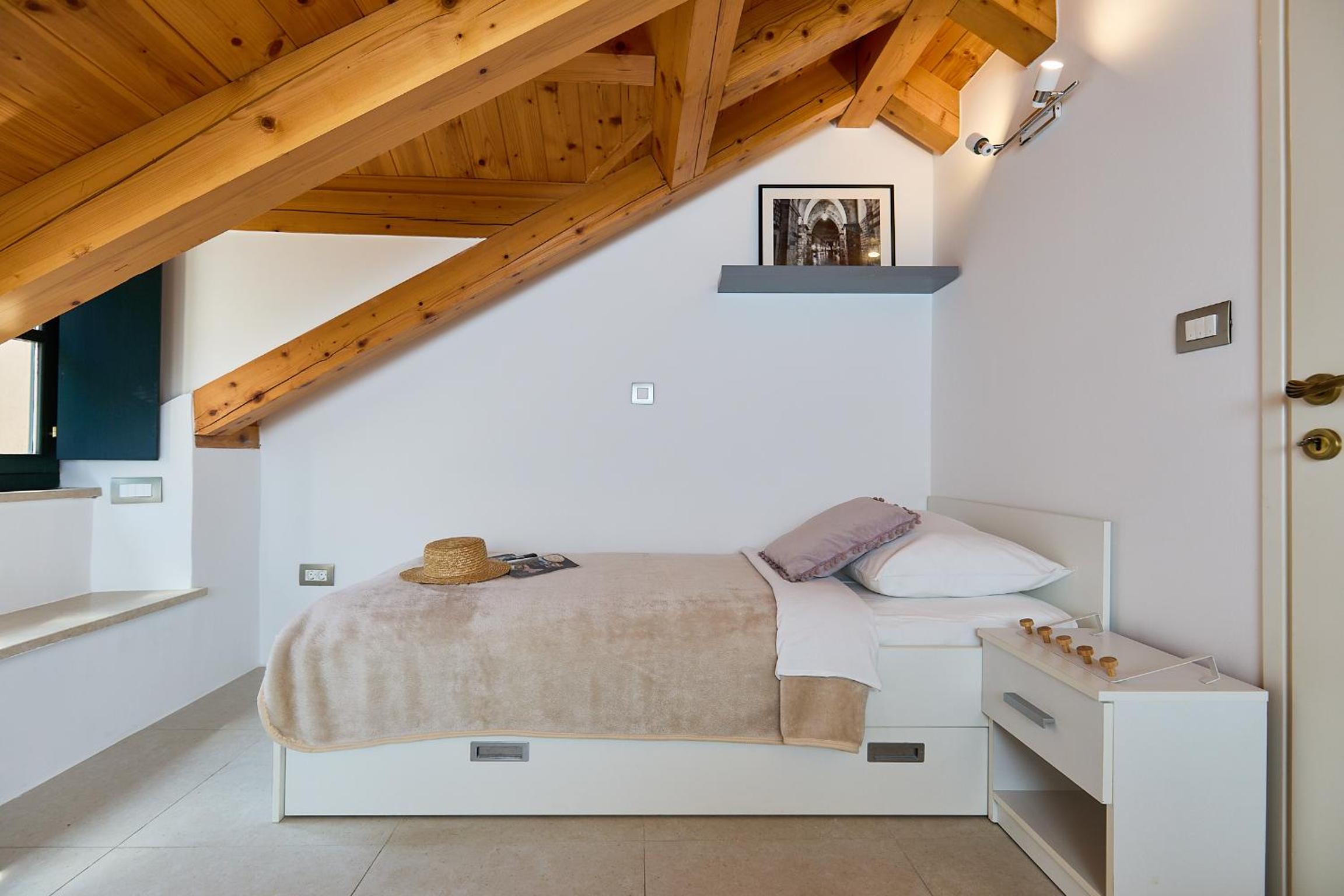 B18 APARTMENT