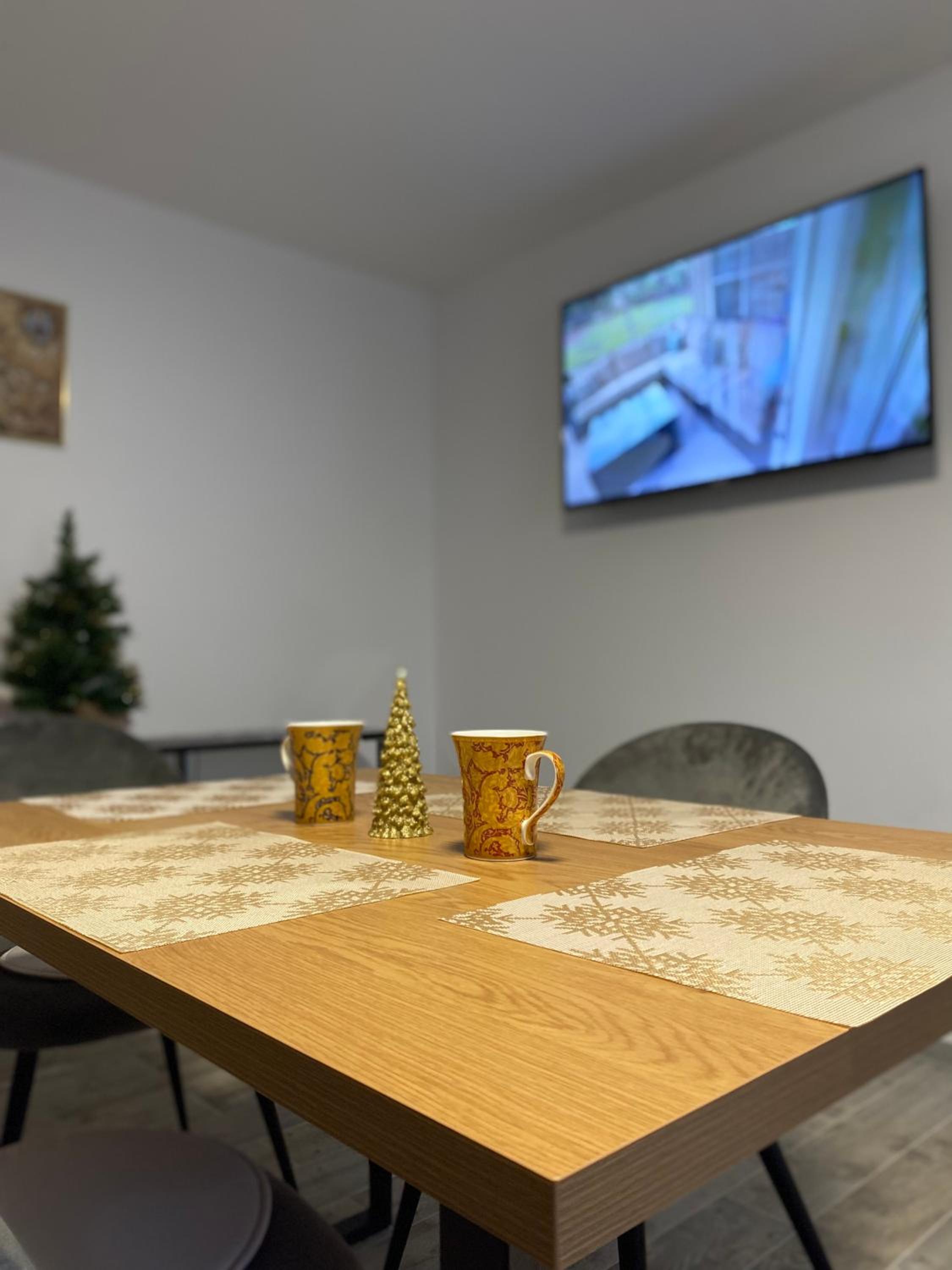 Sunny Hill Apartments