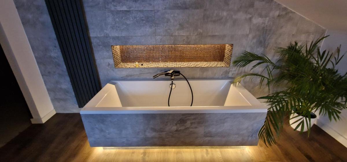 Jacuzzi