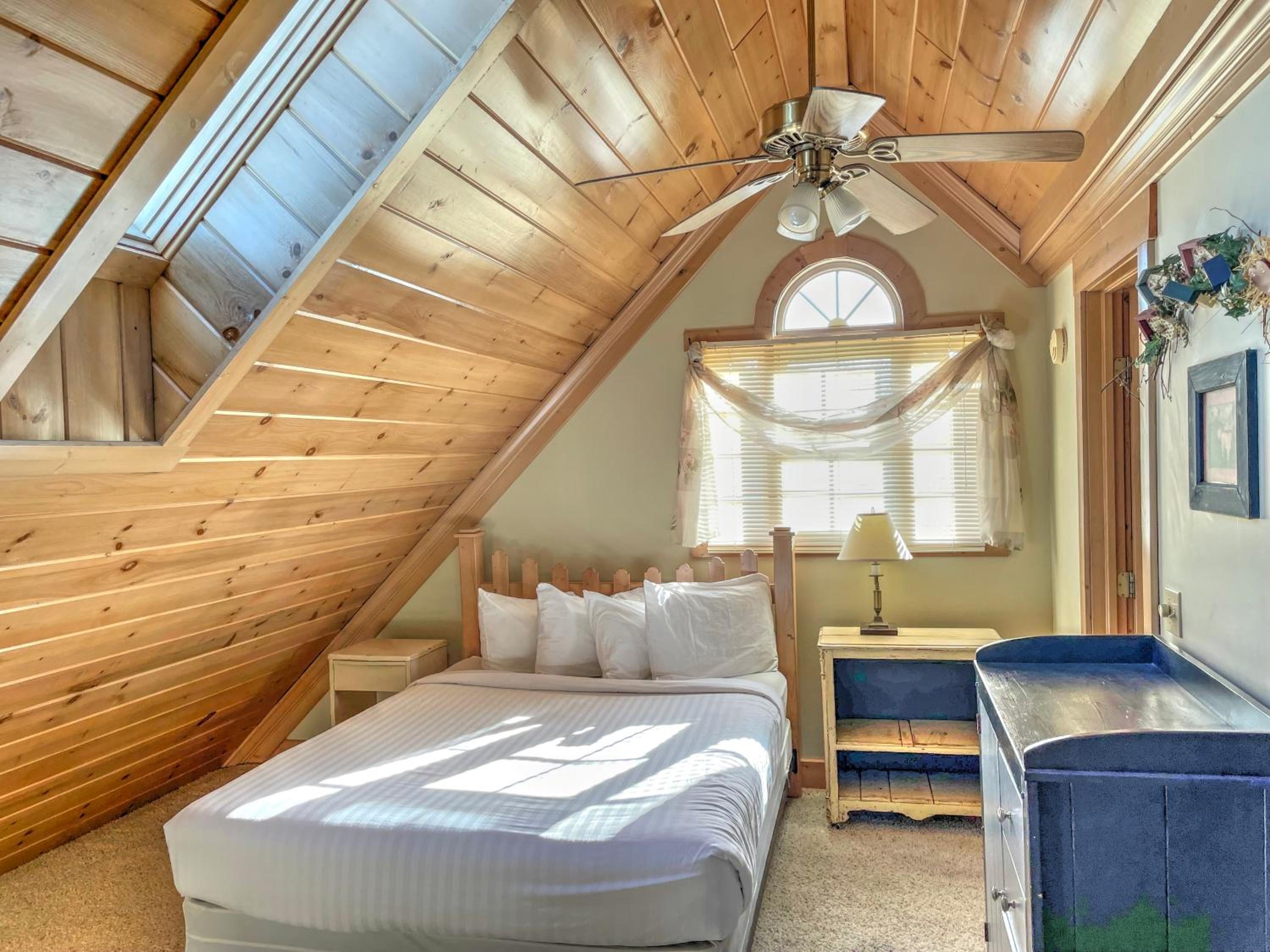 Premier Cottages by Amish Country Lodging view 5