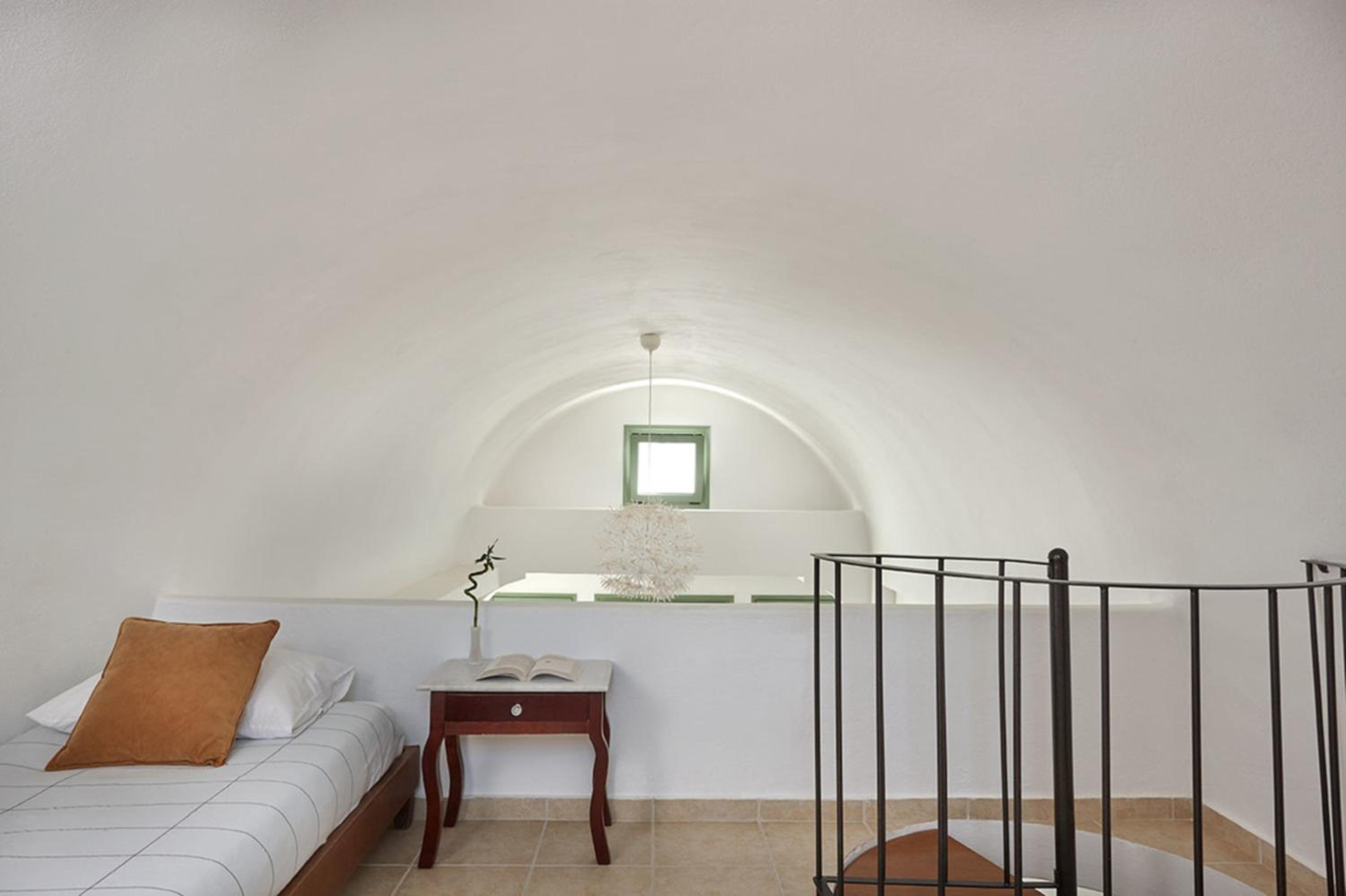 Ayoba Santorini