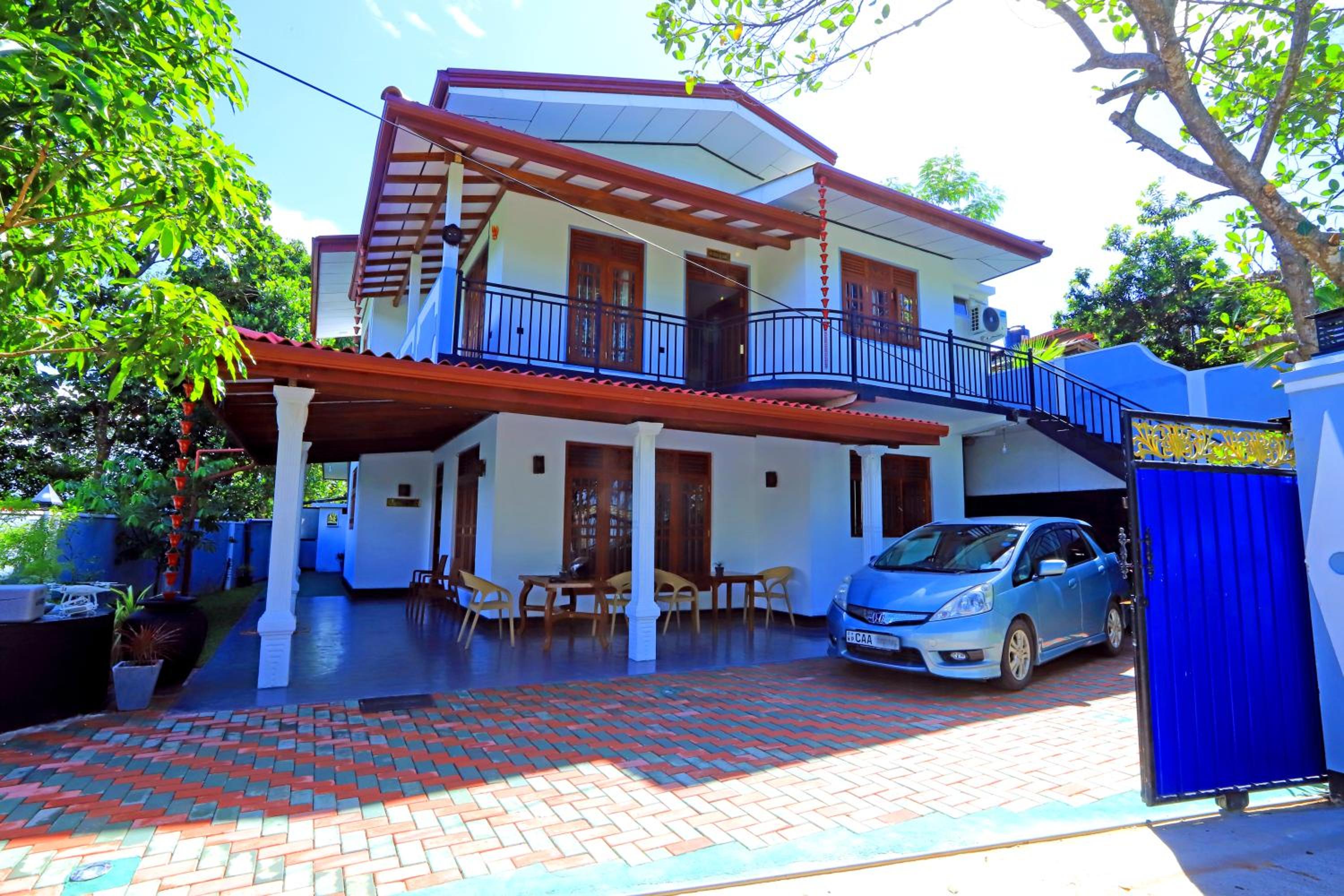 Dinsara Pearl Villa