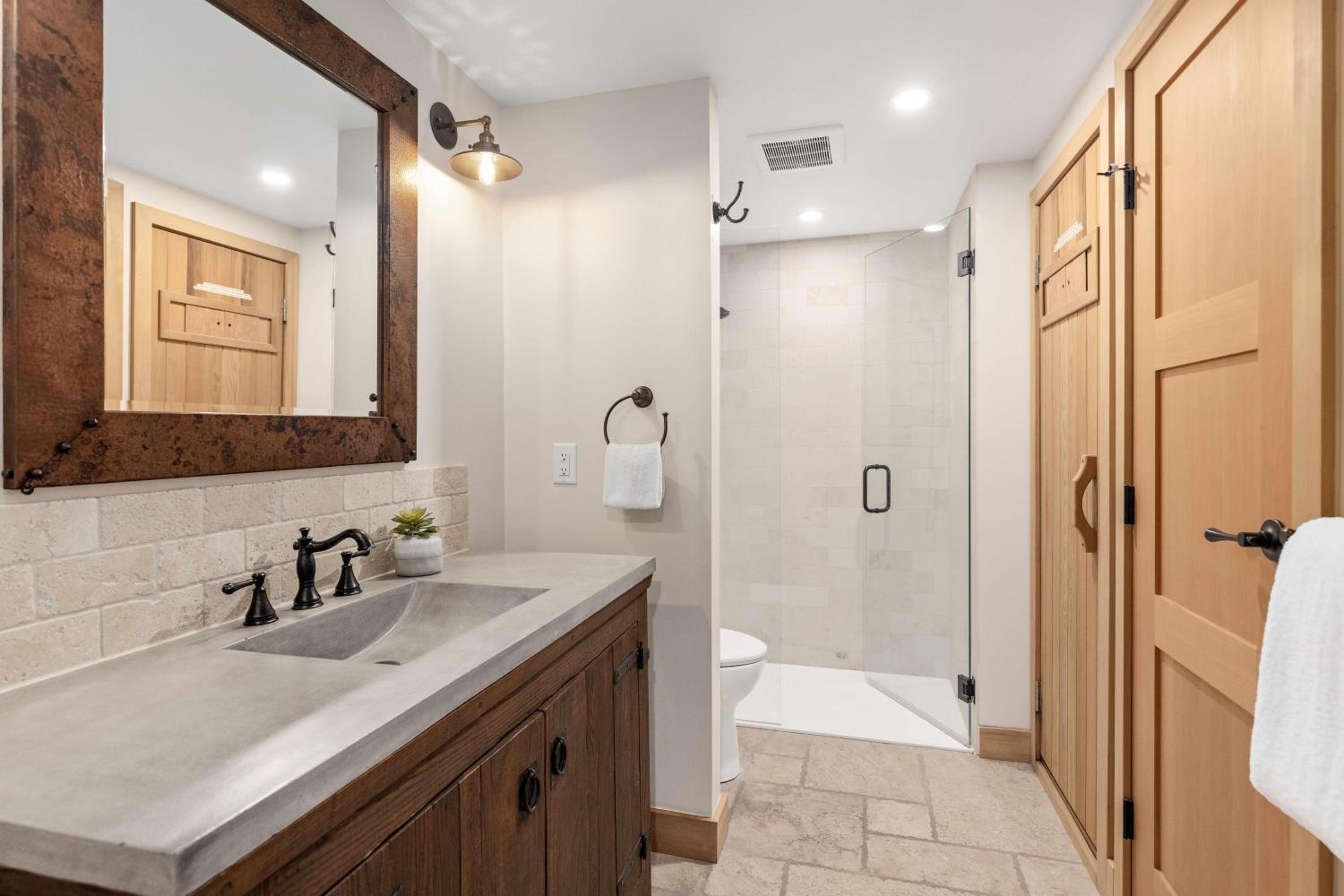 Hearthstone Lodge 2 | Stylish Cental Village Condo Close to Lifts with Sauna & Parking