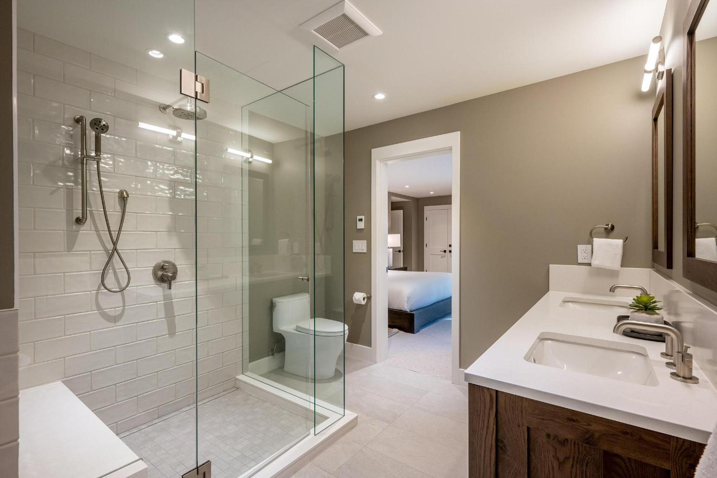Glacier View Chalet | Family Chalet with Hot tub & Views, Set in a Tranquil Location