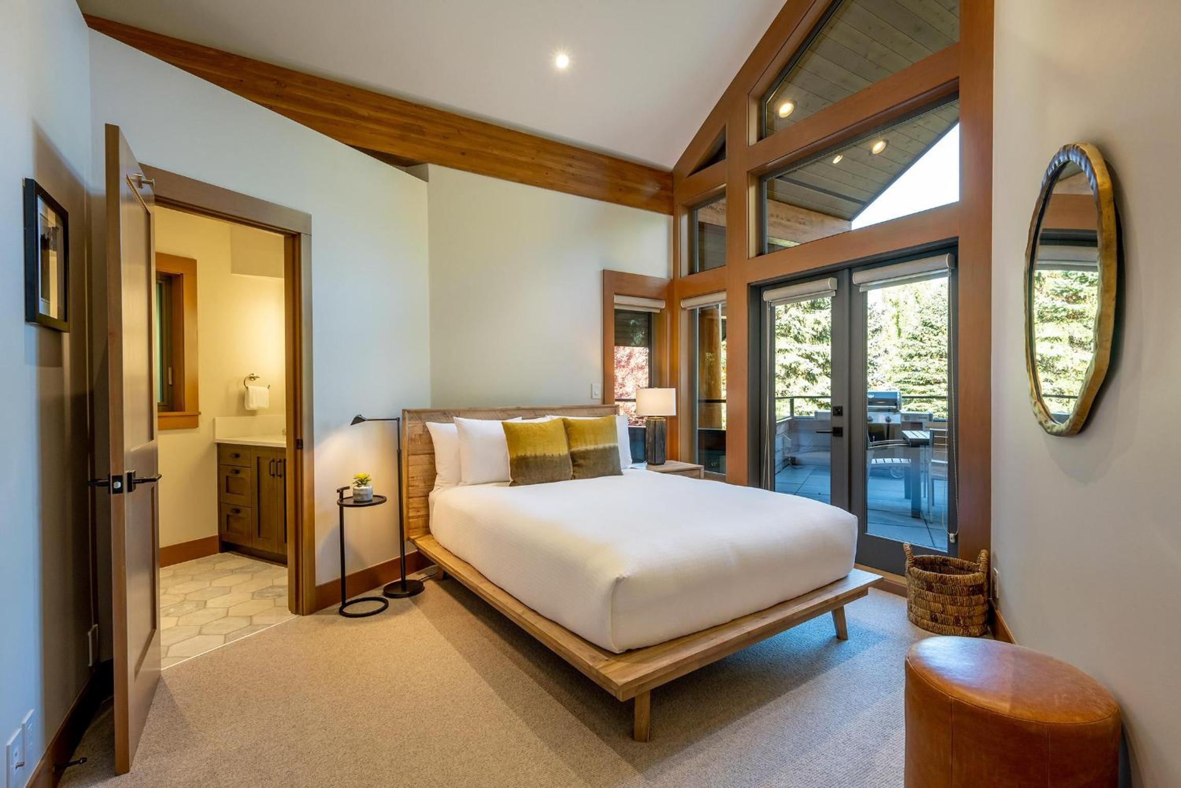 Glacier View Chalet | Family Chalet with Hot tub & Views, Set in a Tranquil Location