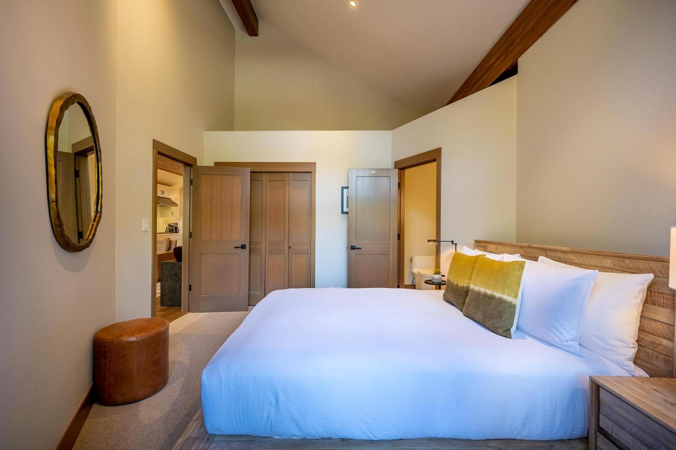 Glacier View Chalet | Family Chalet with Hot tub & Views, Set in a Tranquil Location