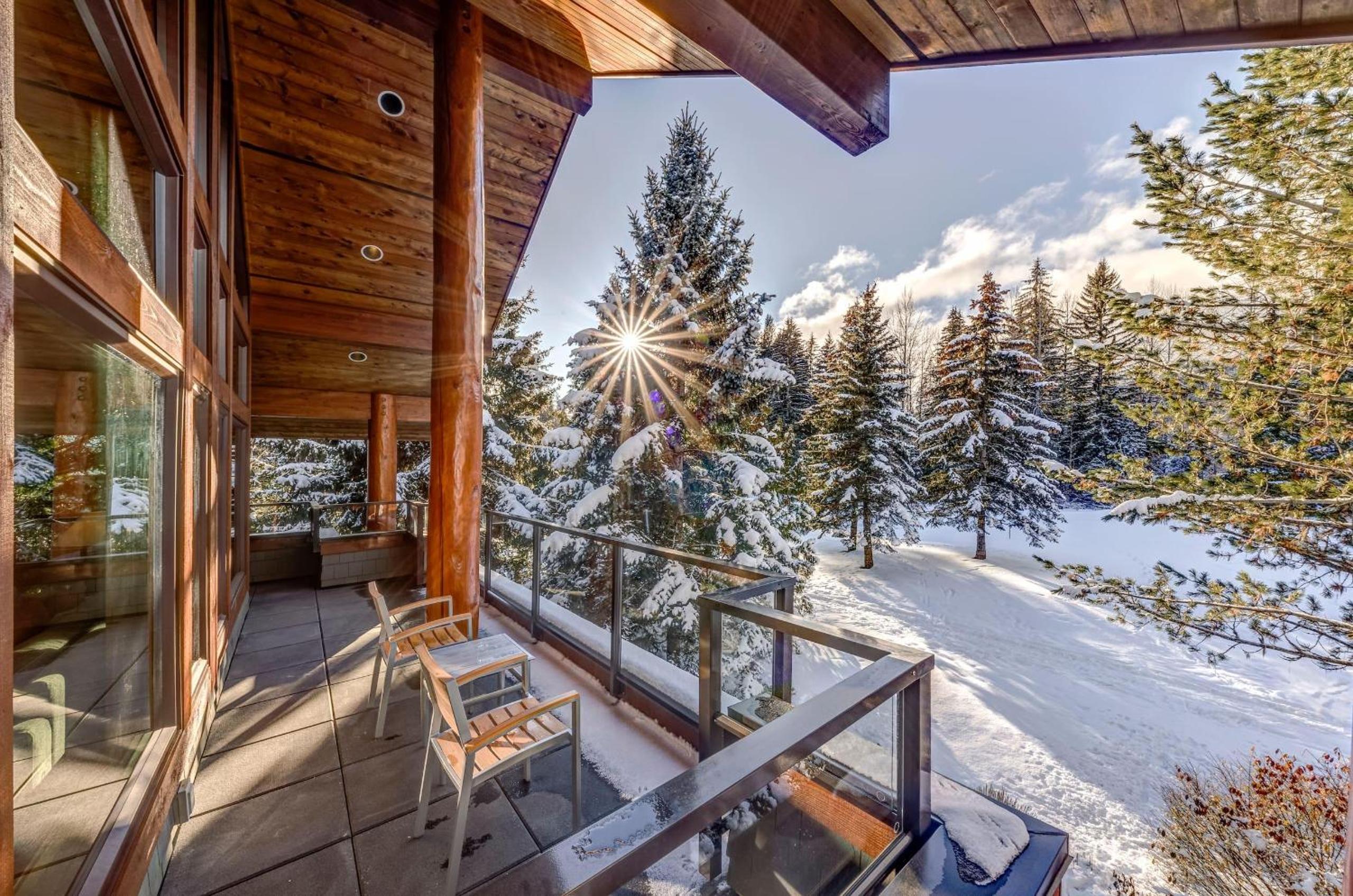 Glacier View Chalet | Family Chalet with Hot tub & Views, Set in a Tranquil Location