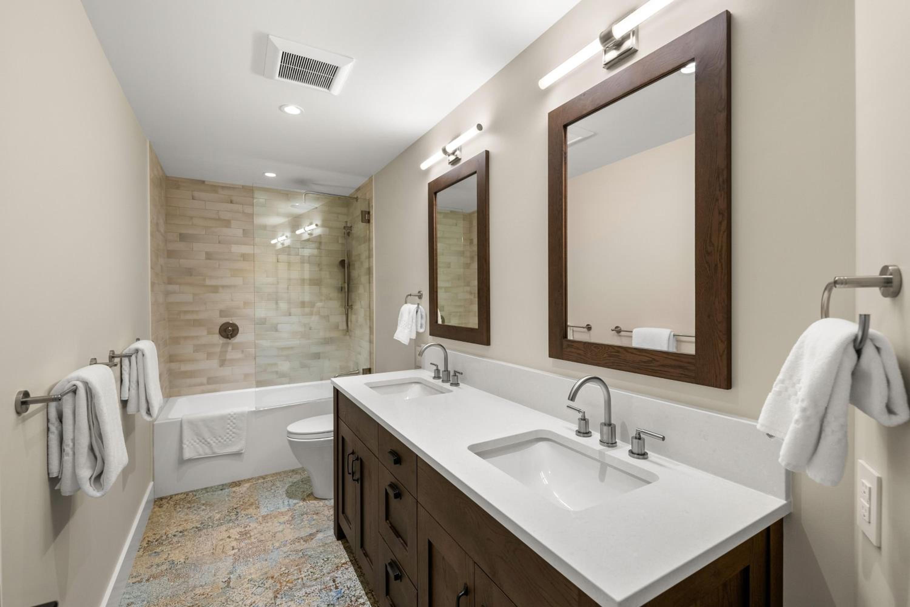 Glacier View Chalet | Family Chalet with Hot tub & Views, Set in a Tranquil Location