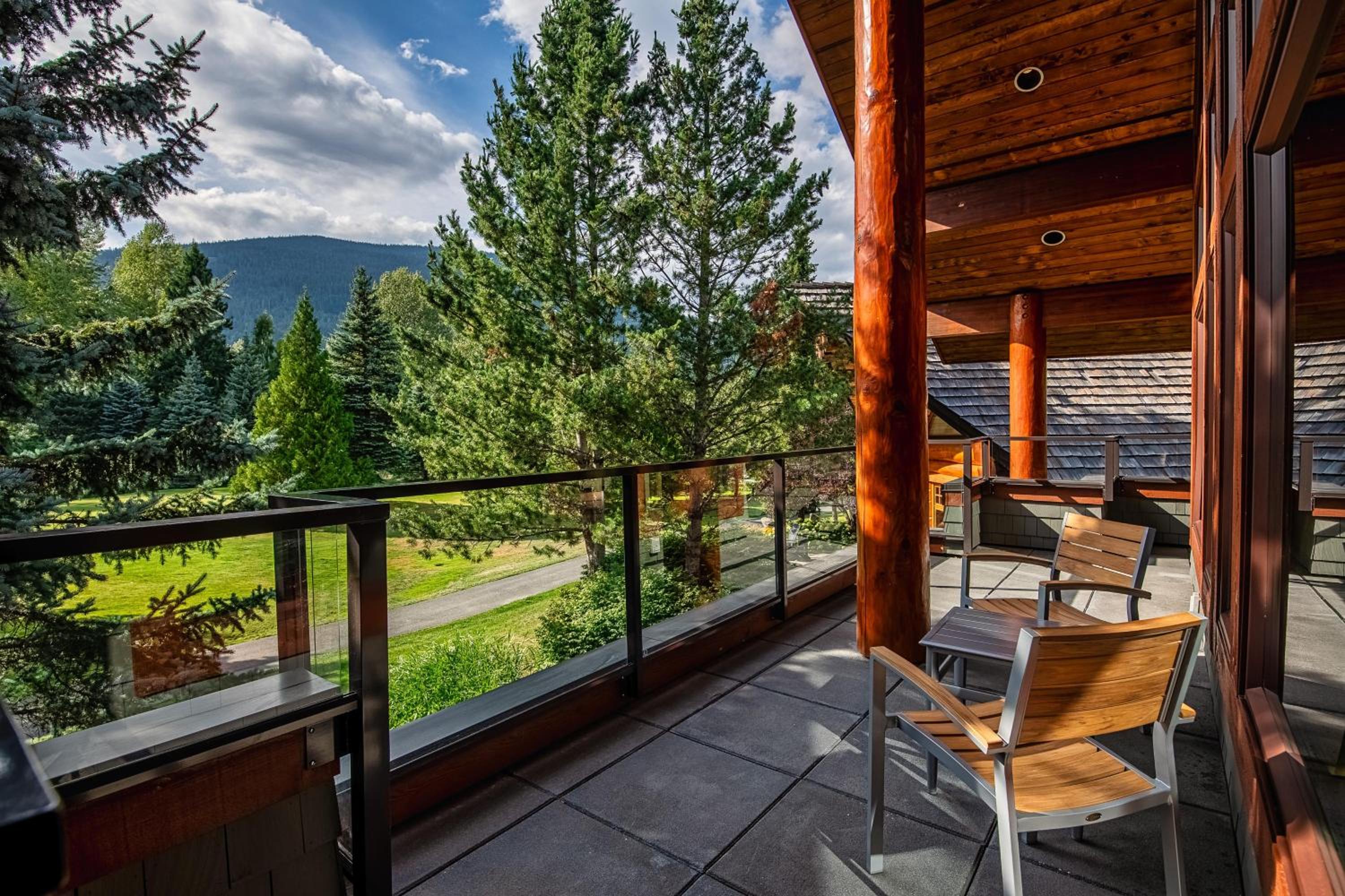 Glacier View Chalet | Family Chalet with Hot tub & Views, Set in a Tranquil Location