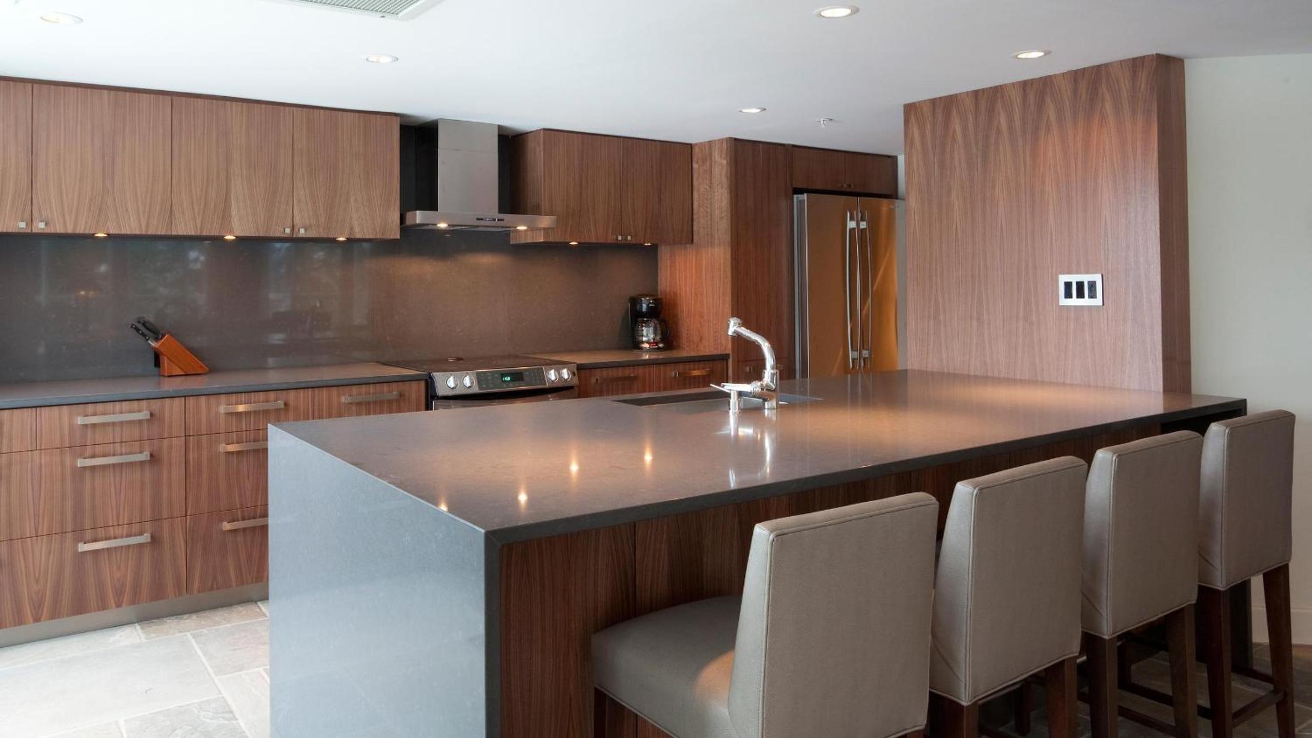 Le Chamois 206 | Large Ski-In Ski-Out Condo at Blackcomb Base with Pool, Hot Tub, & Gym