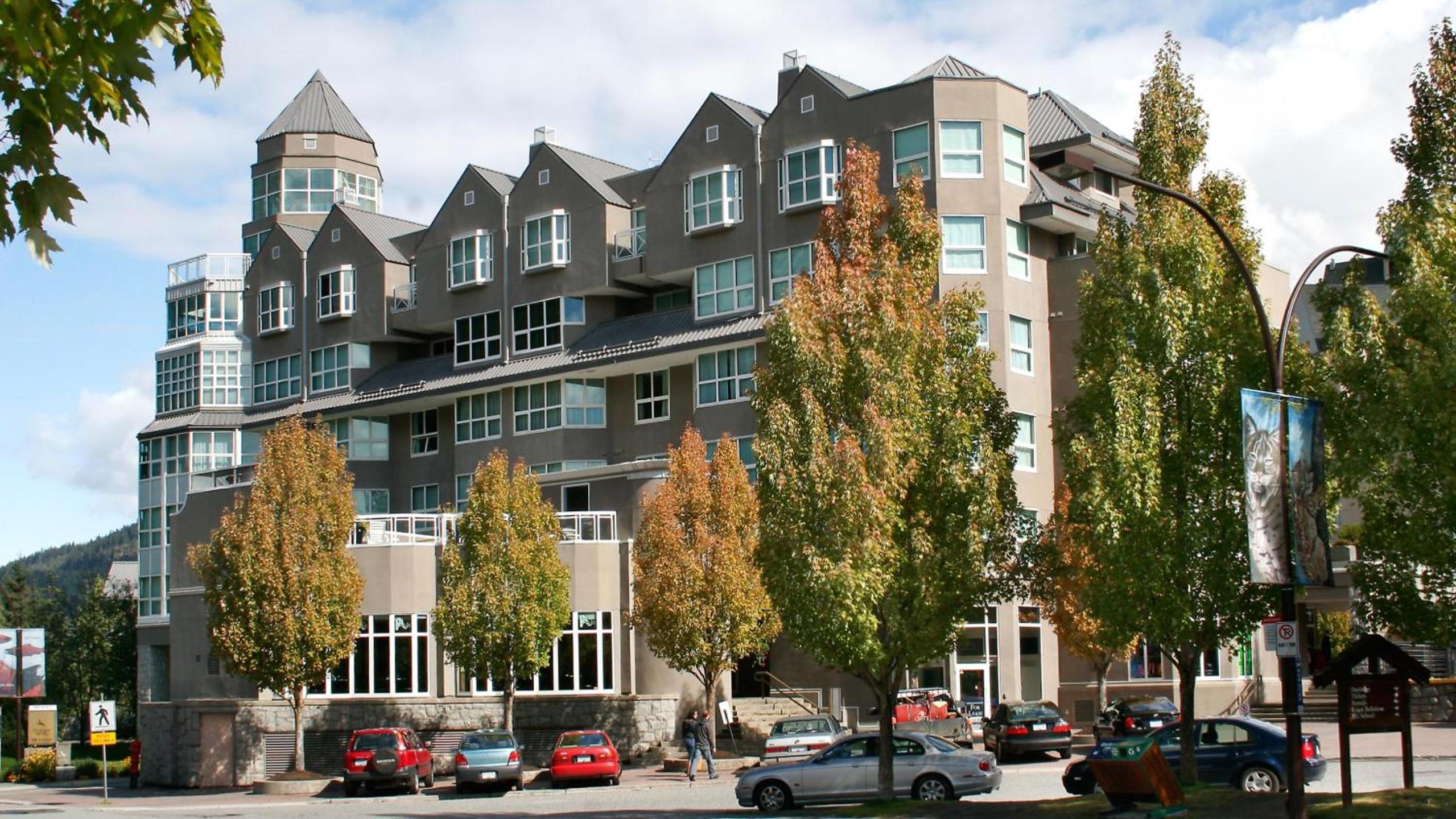 Le Chamois 206 | Large Ski-In Ski-Out Condo at Blackcomb Base with Pool, Hot Tub, & Gym