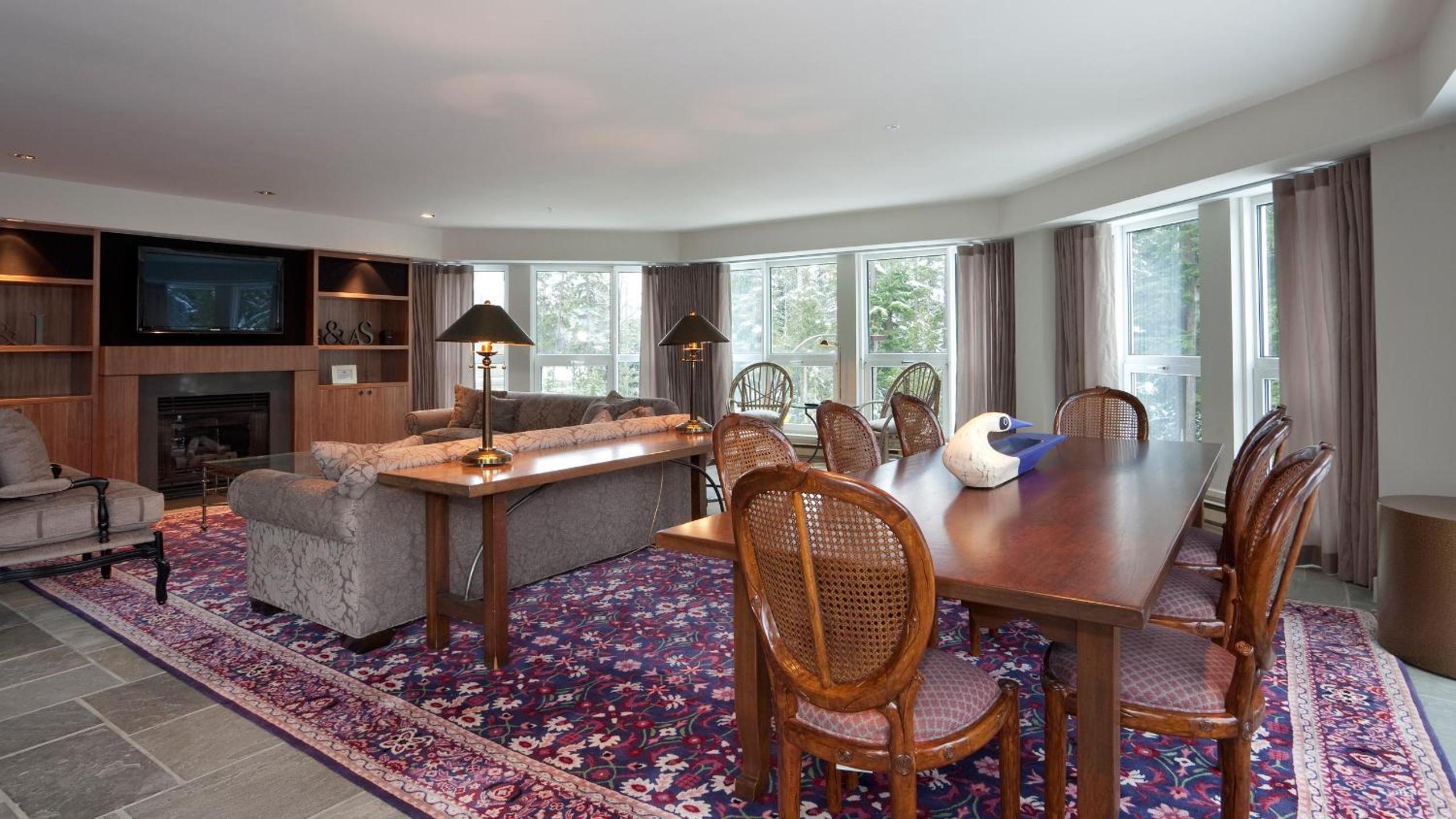 Le Chamois 206 | Large Ski-In Ski-Out Condo at Blackcomb Base with Pool, Hot Tub, & Gym