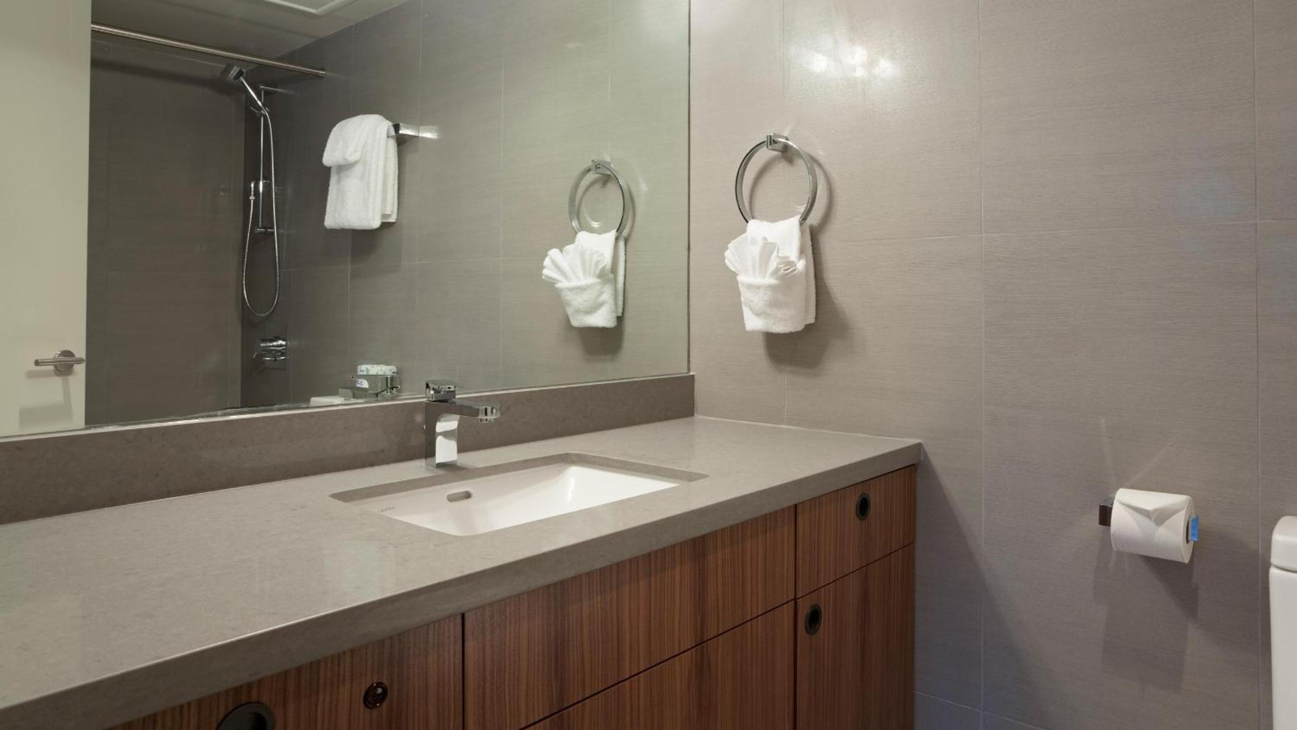 Le Chamois 206 | Large Ski-In Ski-Out Condo at Blackcomb Base with Pool, Hot Tub, & Gym