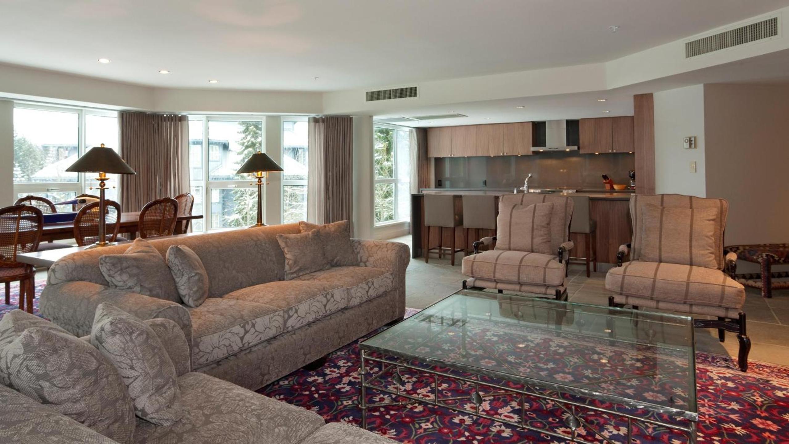 Le Chamois 206 | Large Ski-In Ski-Out Condo at Blackcomb Base with Pool, Hot Tub, & Gym