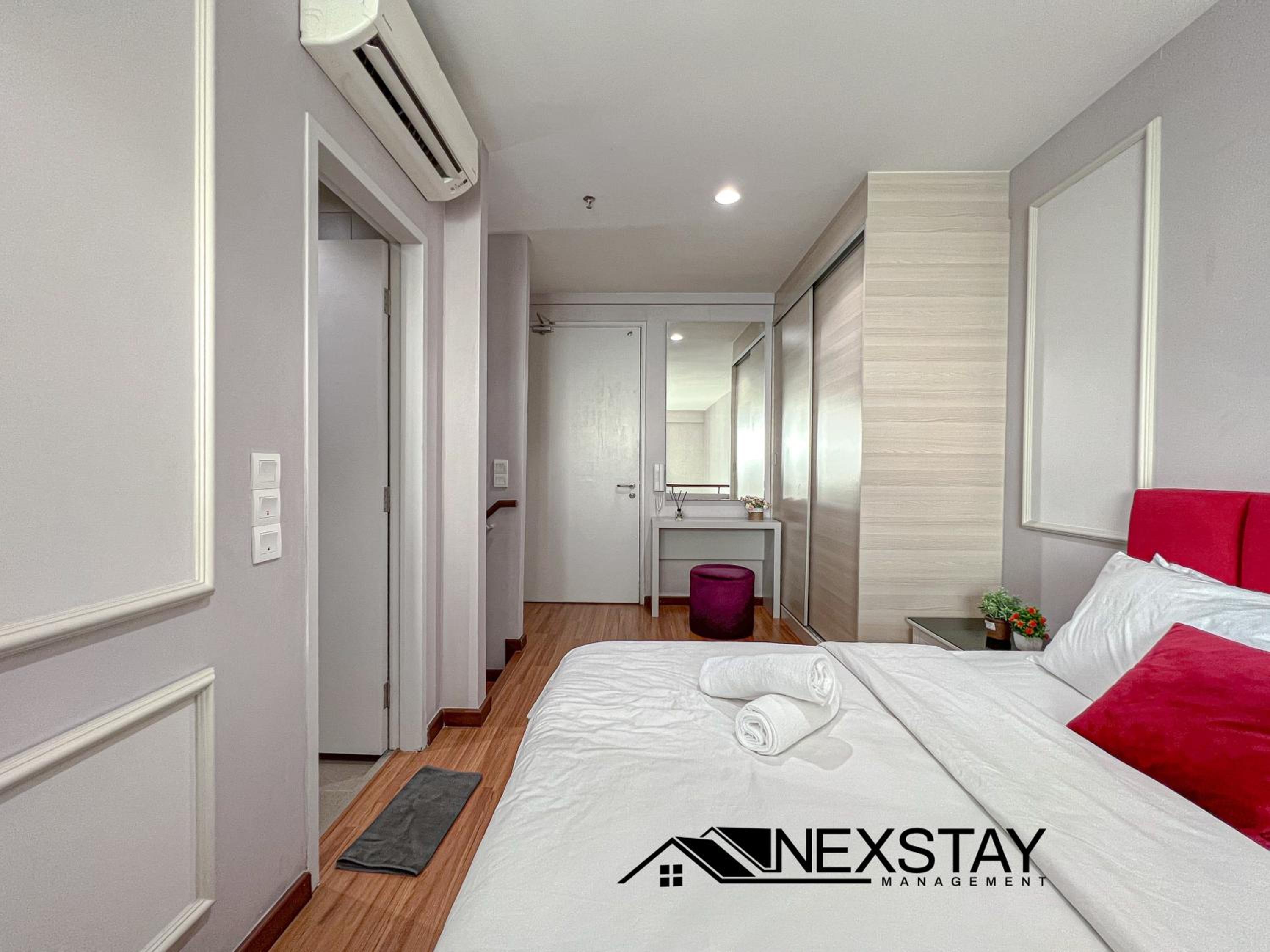 Cozy i-City Duplex Getaway by Nexstay