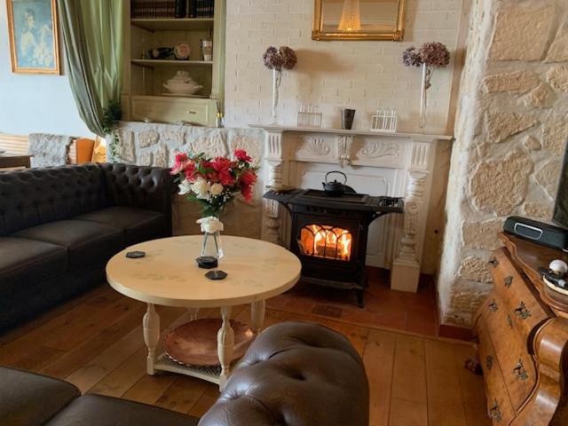 B&B Petit Chateau - Rust en Charme Centraal in Zeeuws-Vlaanderen view 3