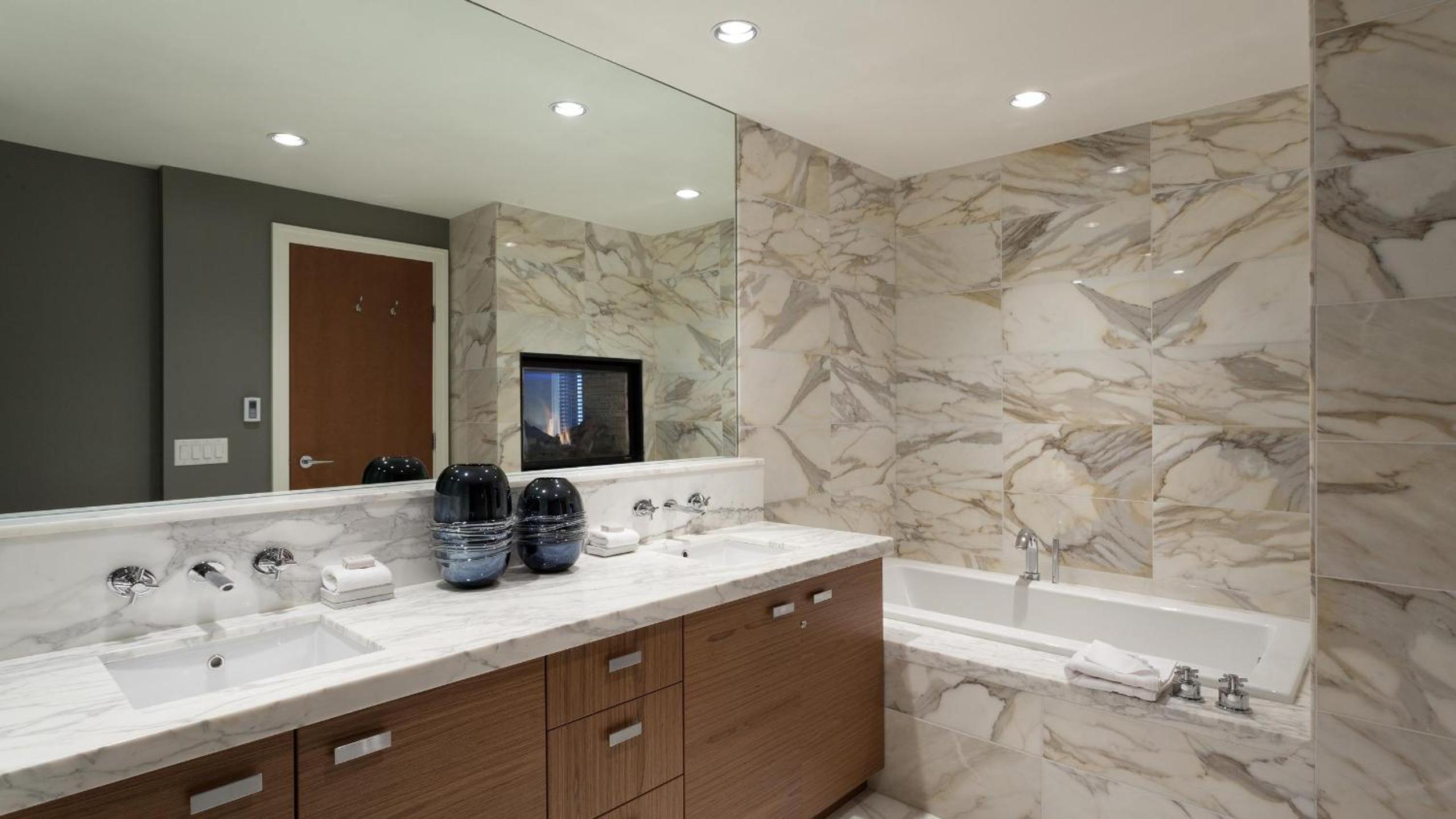 Fitzsimmons Walk 12 | Near Skiing & Village, Hot Tub, Mtn Views, Parking