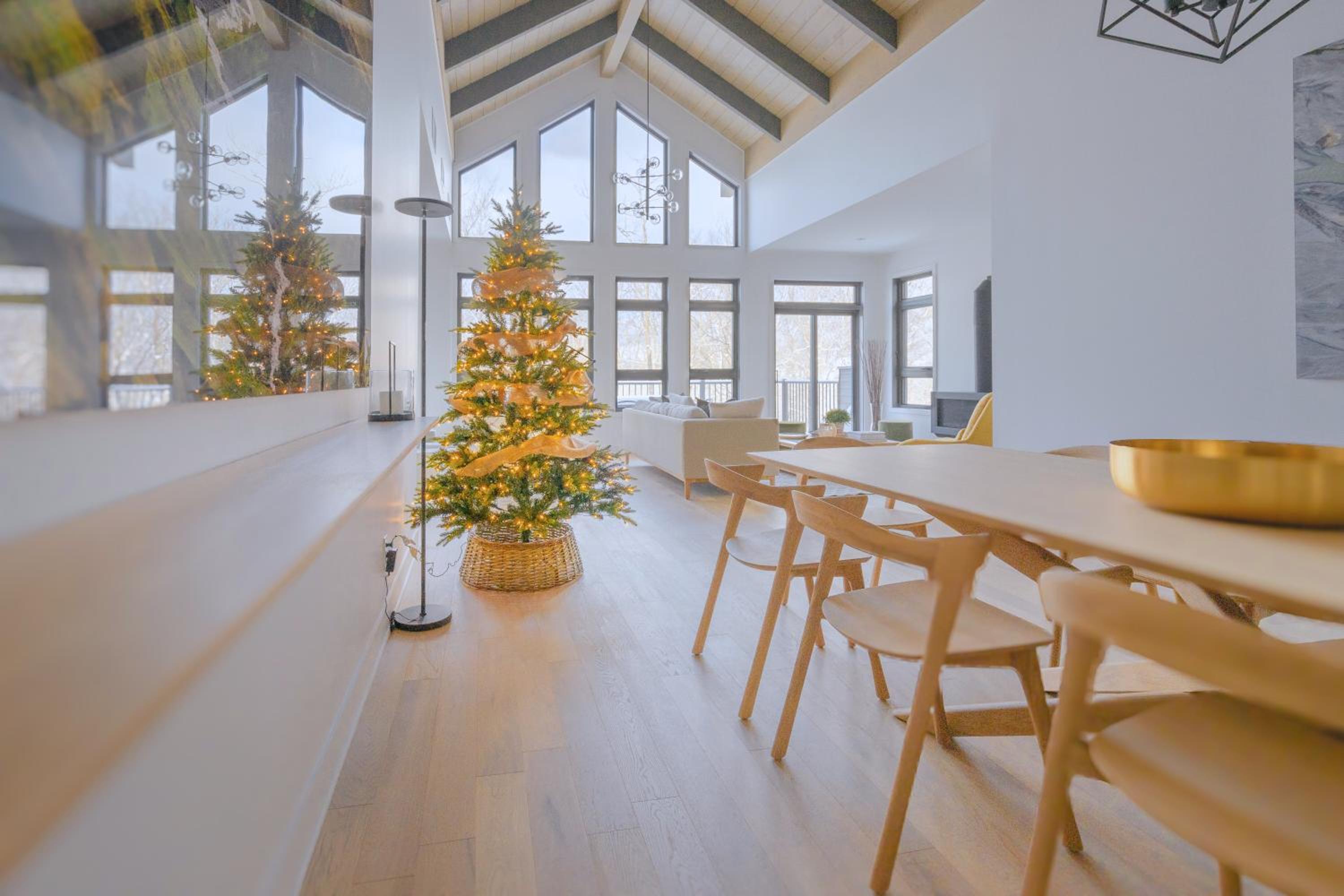 203 Verbier Building 7 - 5BR Tremblant Lux Condo Close to Everything