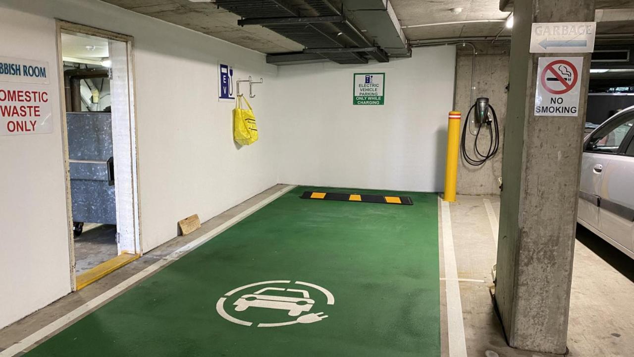 The Midtown - Modern Oasis with EV Charging Pool Netflix