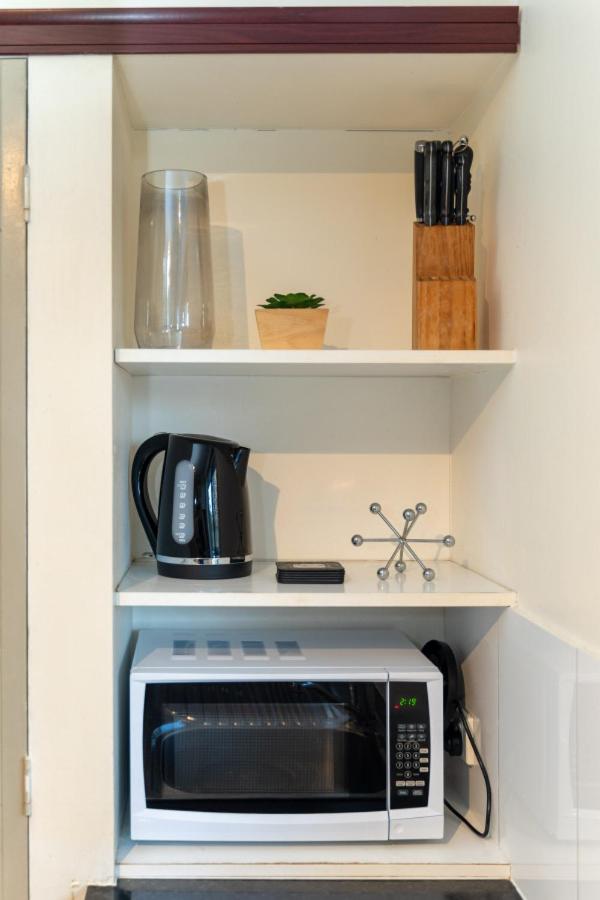 The Midtown - Modern Oasis with EV Charging Pool Netflix