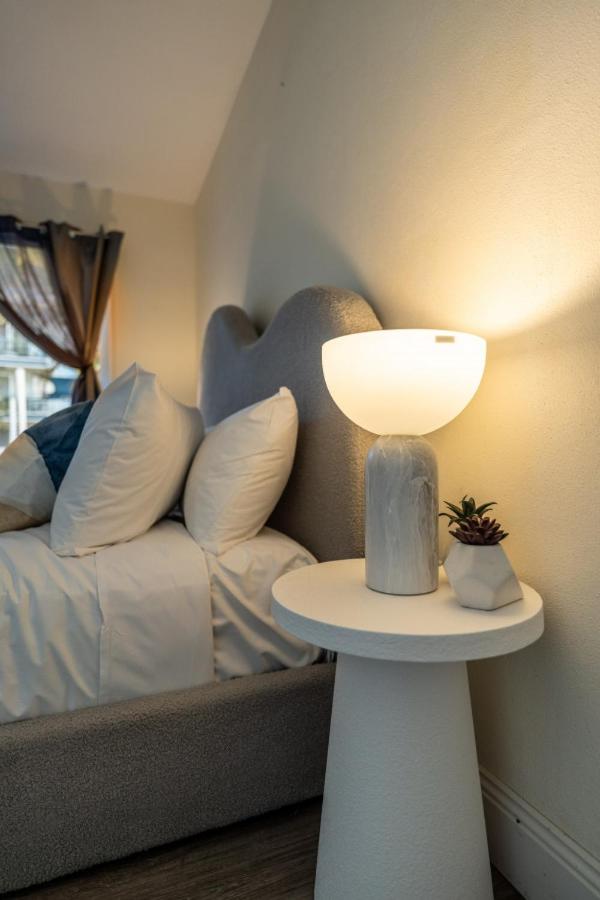 The Midtown - Modern Oasis with EV Charging Pool Netflix