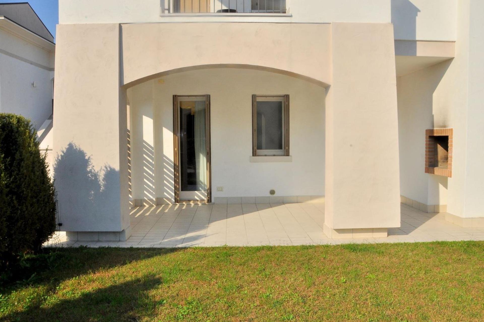 Wonderful holiday home with pool view 5