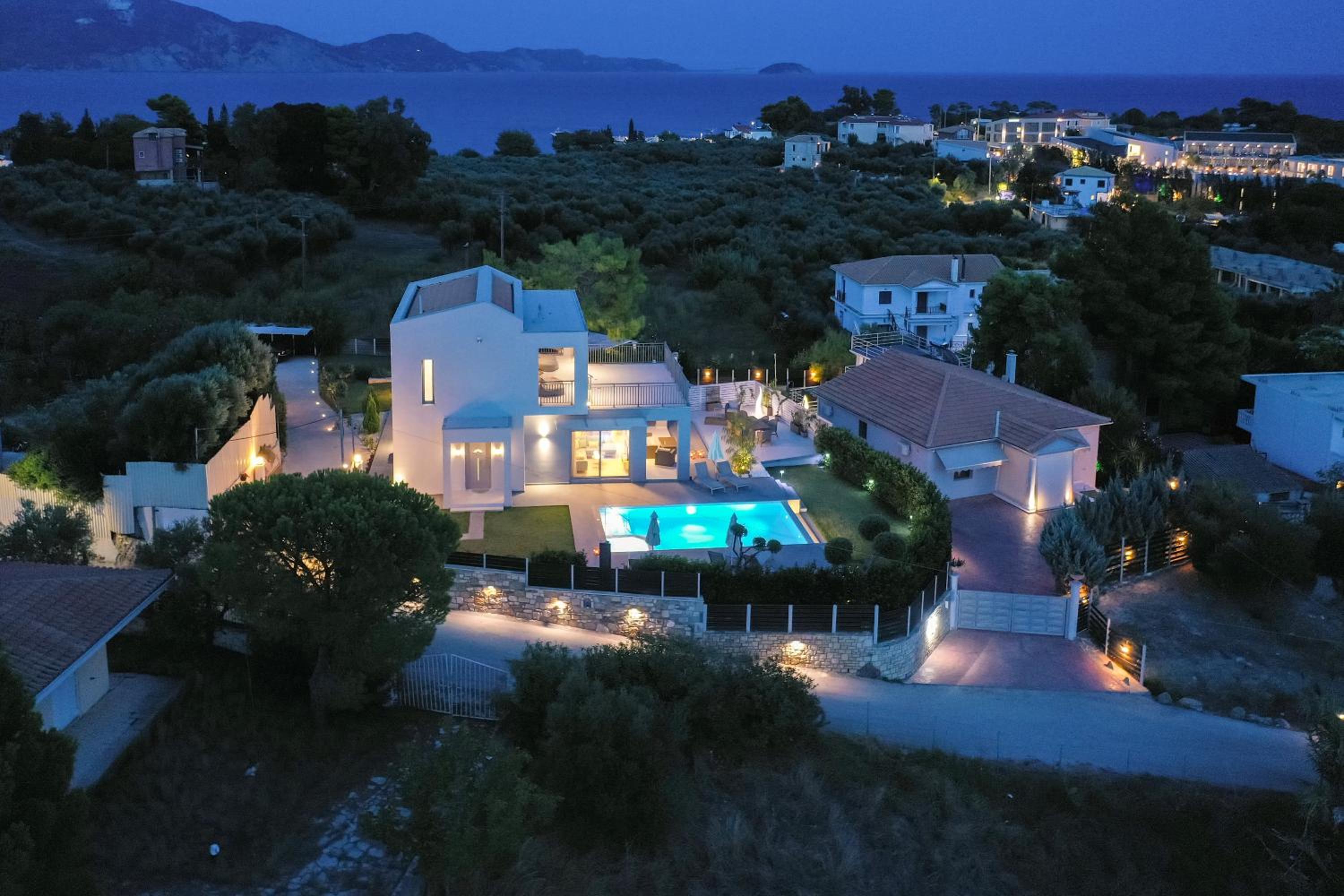 Villa Nick Art