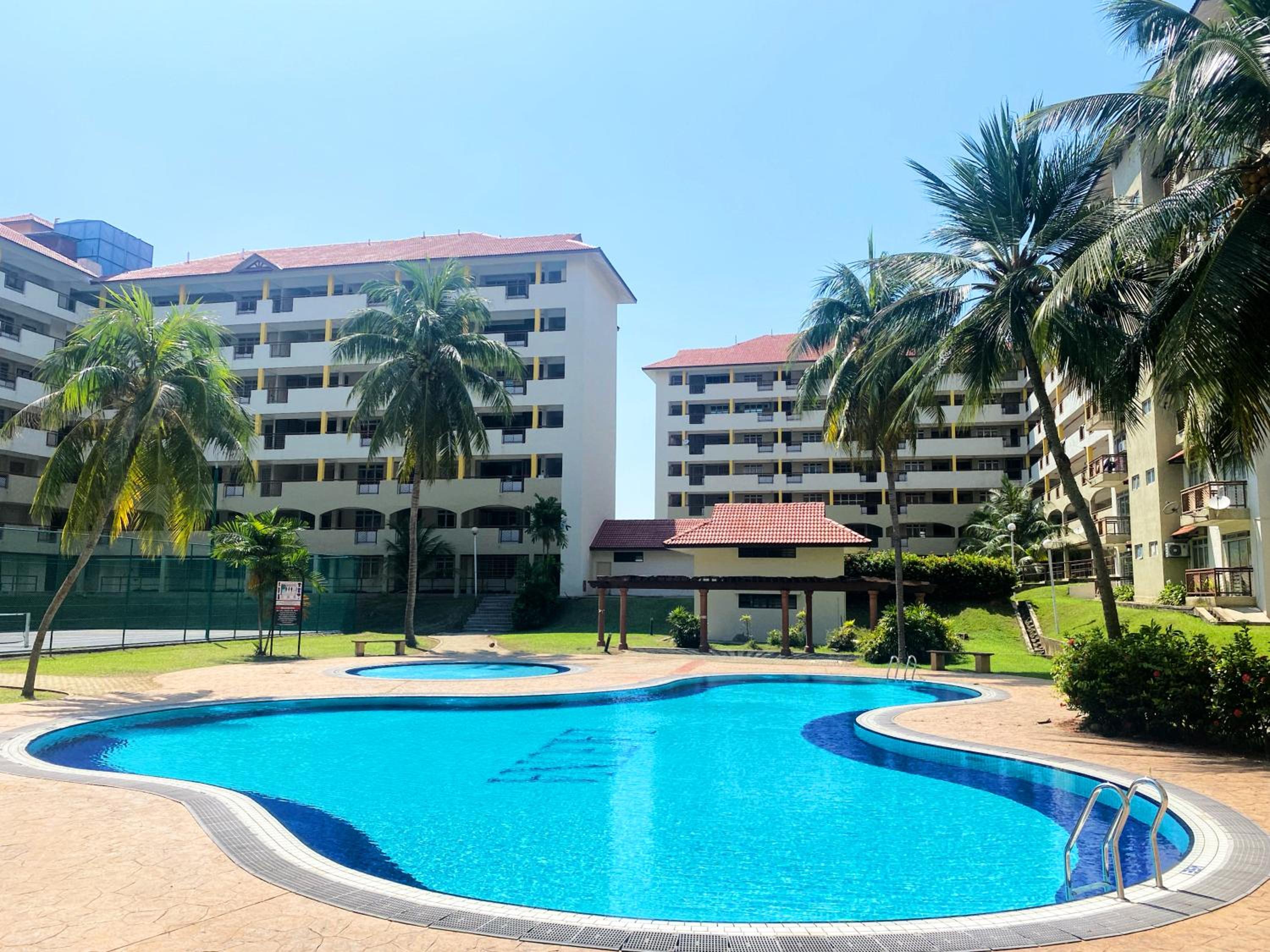 Izdisa Muslim Homestay For Muslim with Groundfloor Poolview Wifi Netflix view 5