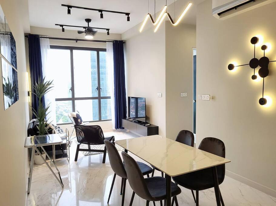 Setia Sky88 Infinity Pool 4 pax, 2 Rooms