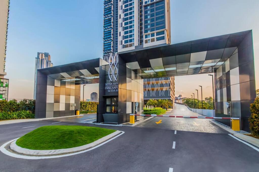 Setia Sky88 Infinity Pool 4 pax, 2 Rooms