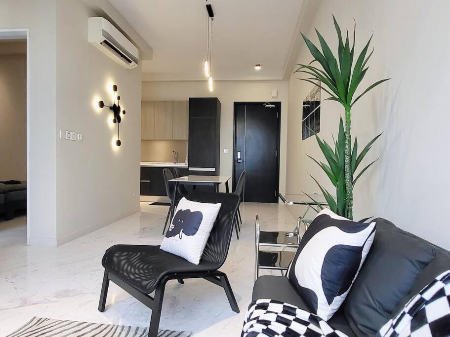 Setia Sky88 Infinity Pool 4 pax, 2 Rooms