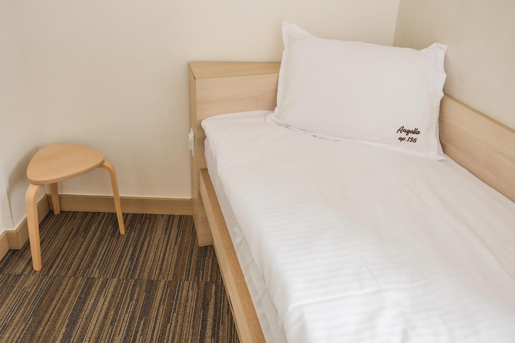 Photo 104