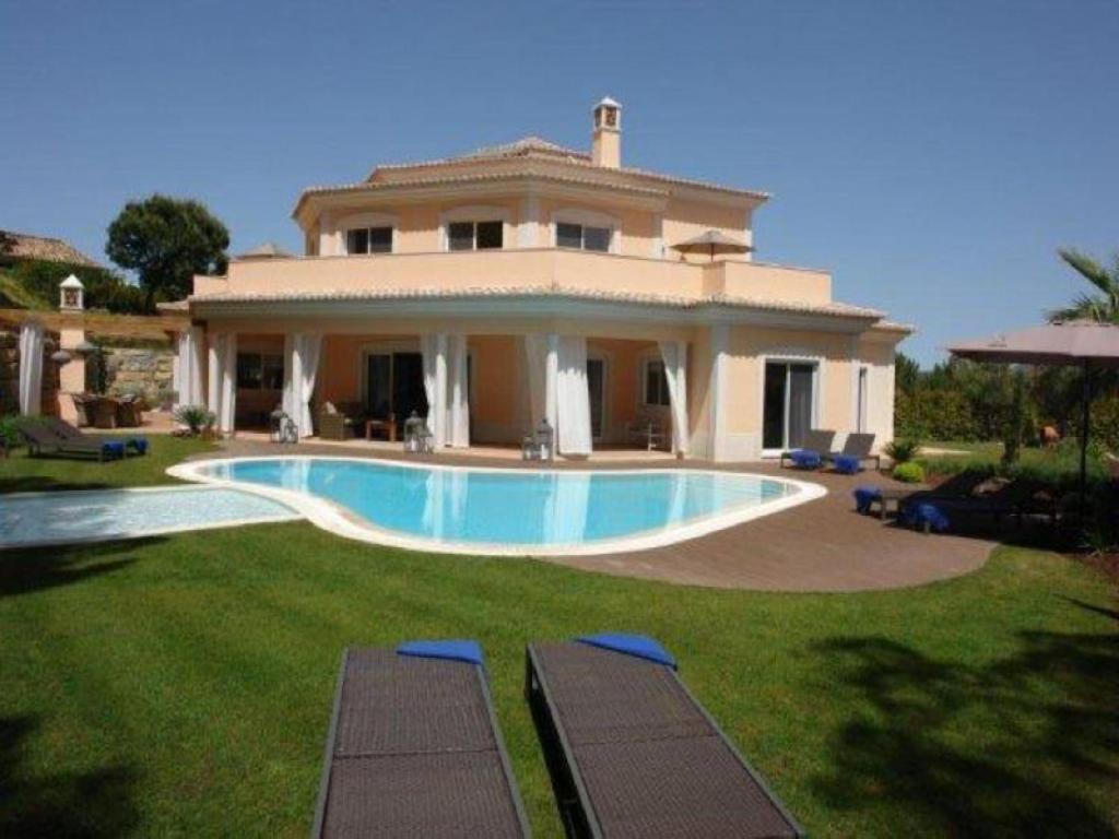Elegant 6 Bedroom Villa - Villa Arden - Games Room With Snooker Table And Table Tennis - Quinta Do Lago view 2