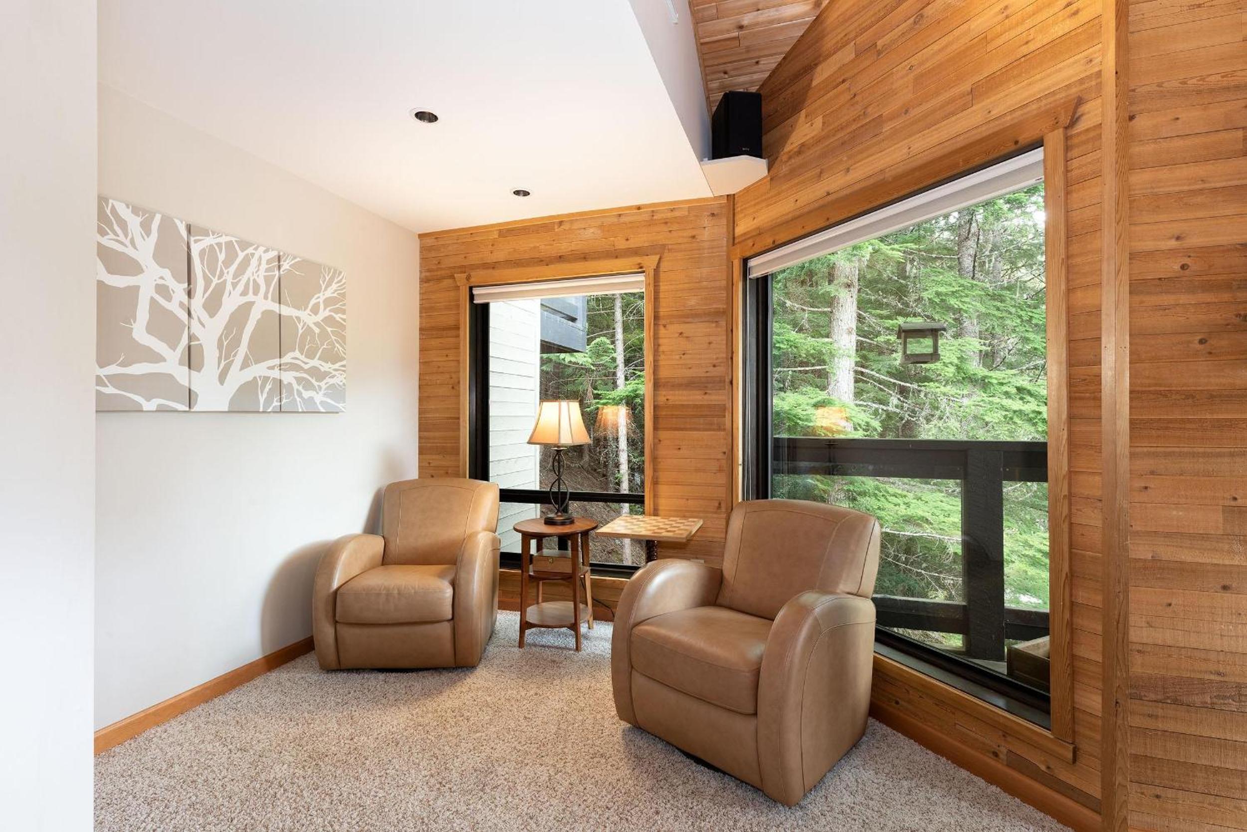 Telemark 14 | Ski-in Townhome! 5 Min Walk to Whistler Village w/ Fireplace & Laundry