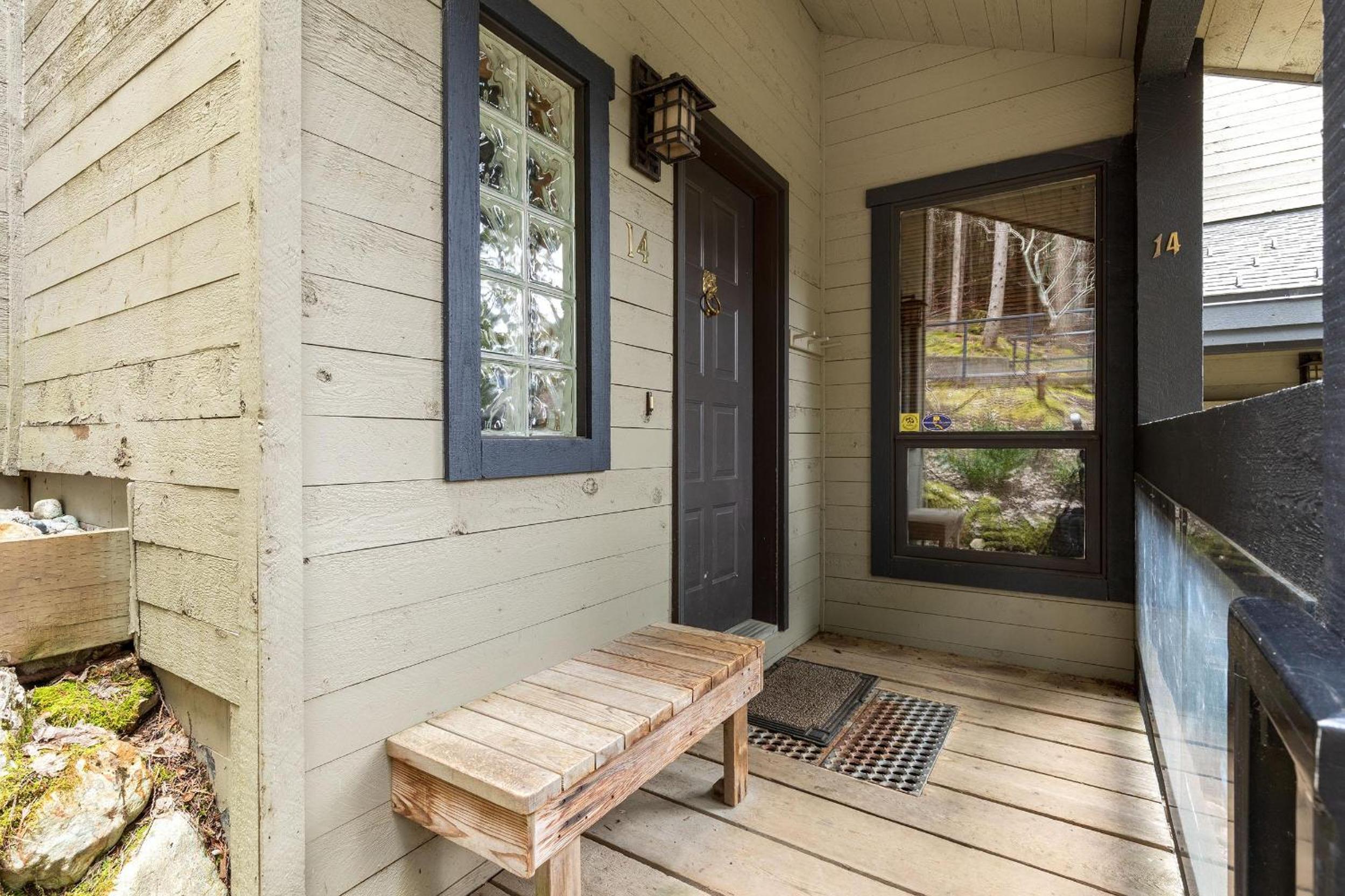 Telemark 14 | Ski-in Townhome! 5 Min Walk to Whistler Village w/ Fireplace & Laundry
