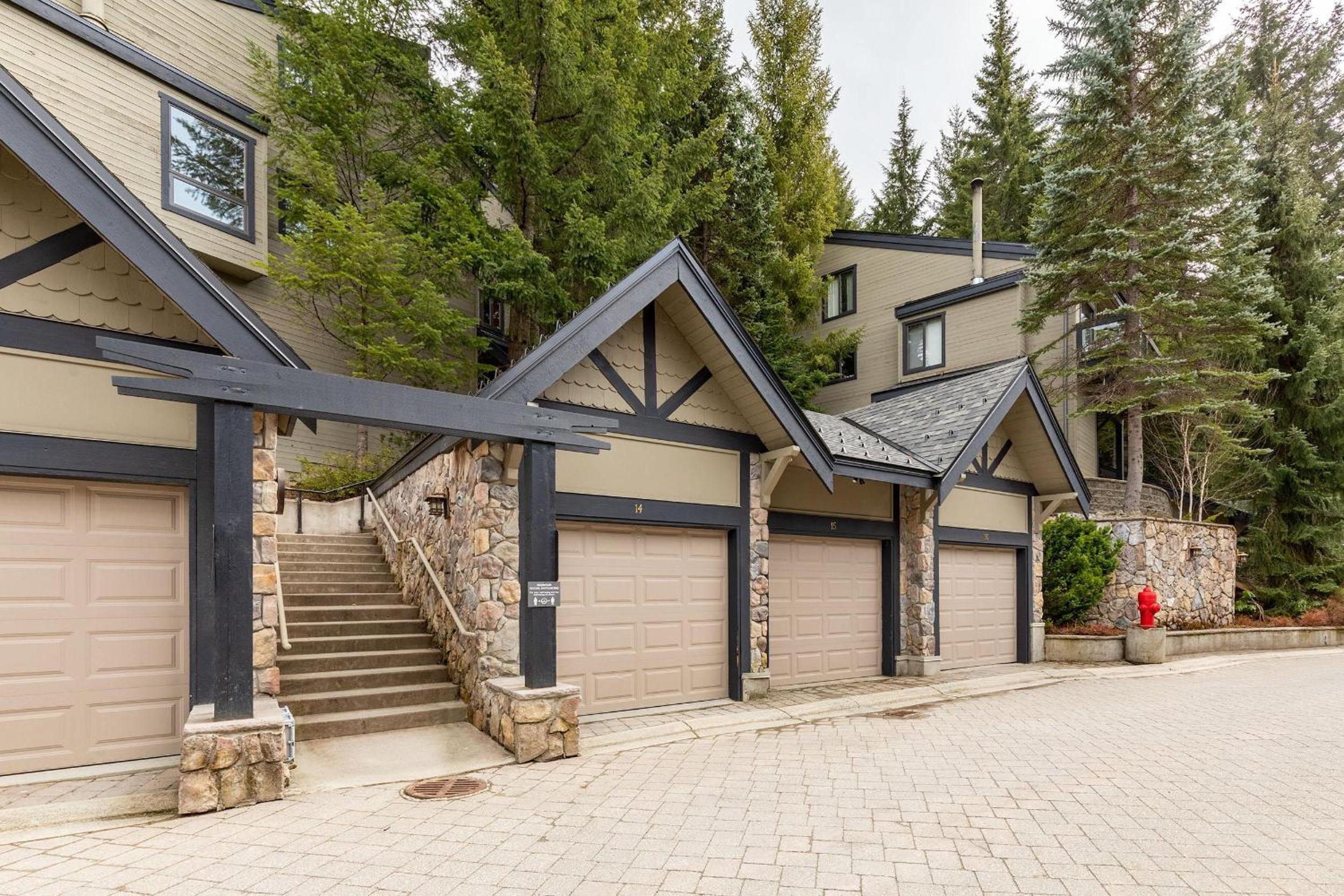 Telemark 14 | Ski-in Townhome! 5 Min Walk to Whistler Village w/ Fireplace & Laundry