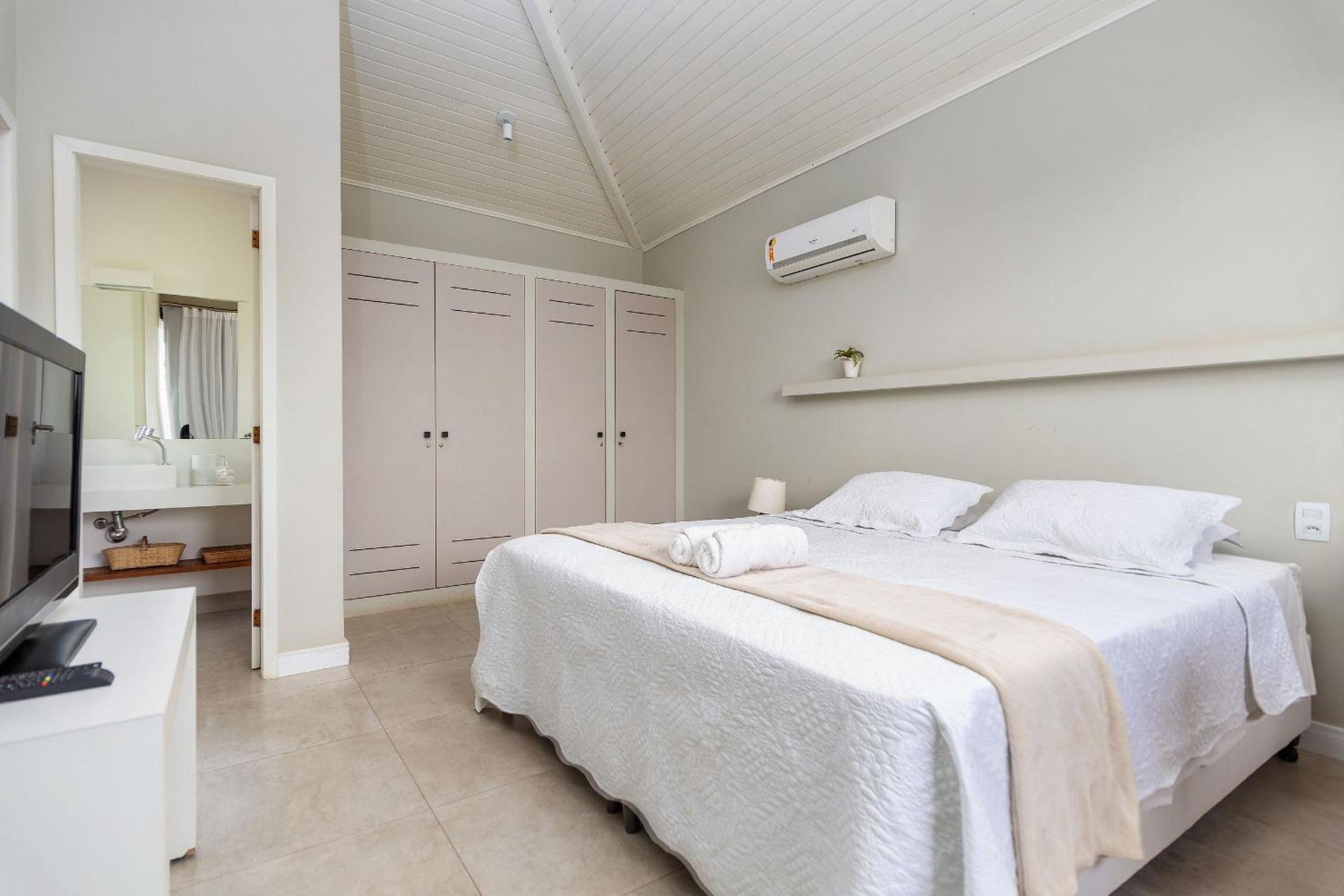 Bz09 Beach block! 5 suite house