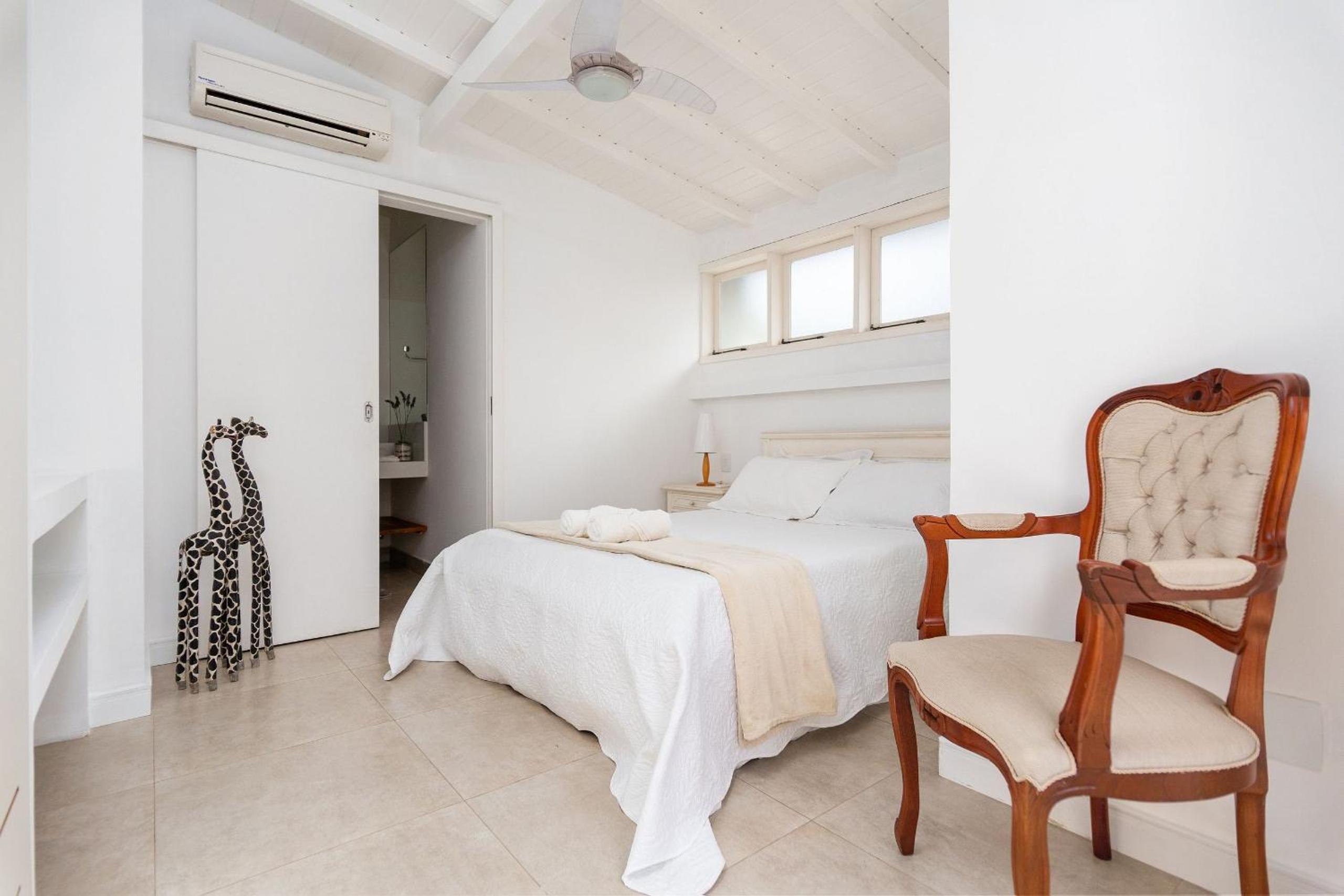 Bz09 Beach block! 5 suite house