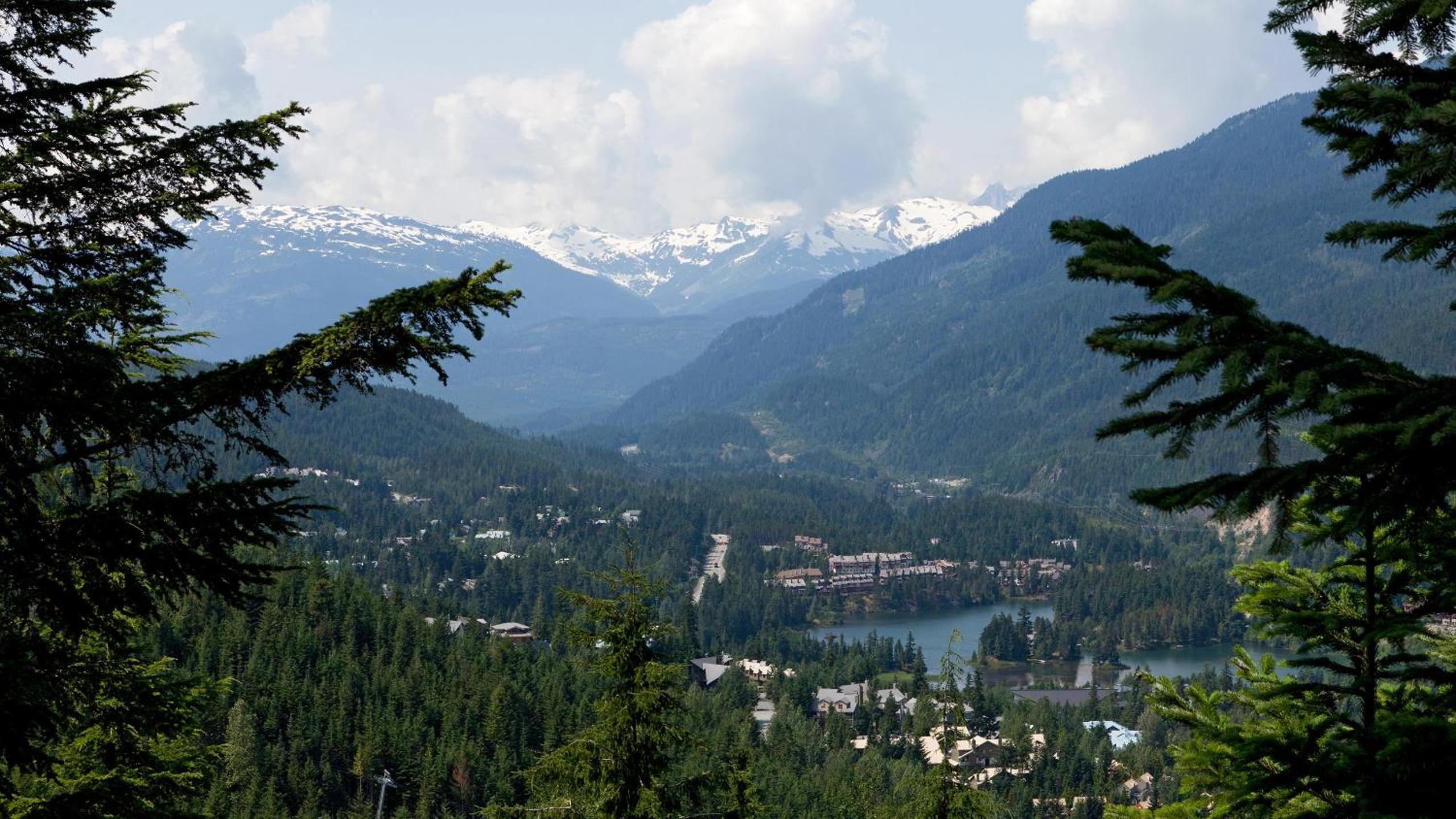 Taluswood The Bluffs 13 | Stunning Mountain View Townhome w/ Ski Access & Shared Hot Tub
