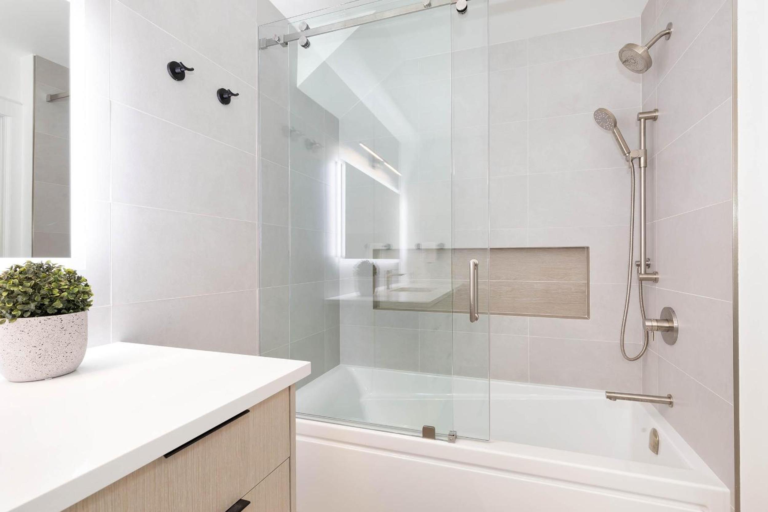 Taluswood The Bluffs 13 | Stunning Mountain View Townhome w/ Ski Access & Shared Hot Tub
