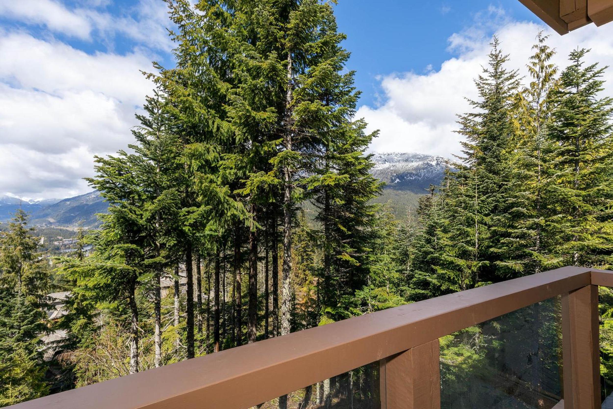 Taluswood The Bluffs 13 | Stunning Mountain View Townhome w/ Ski Access & Shared Hot Tub