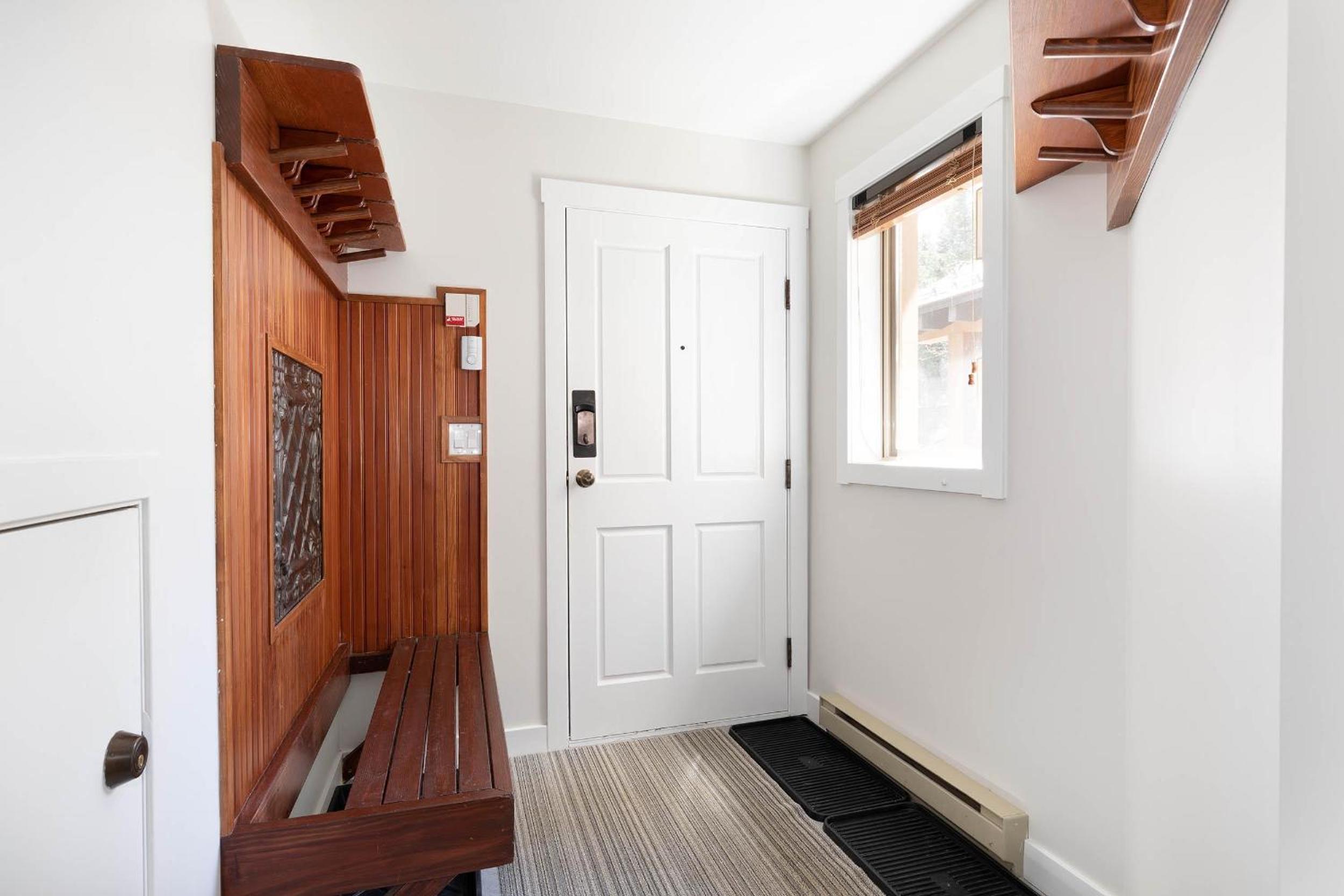 Taluswood The Bluffs 13 | Stunning Mountain View Townhome w/ Ski Access & Shared Hot Tub