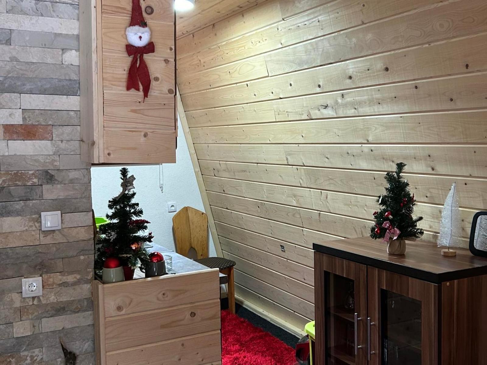 Vikendice Jahorinska Dvorišta 1
