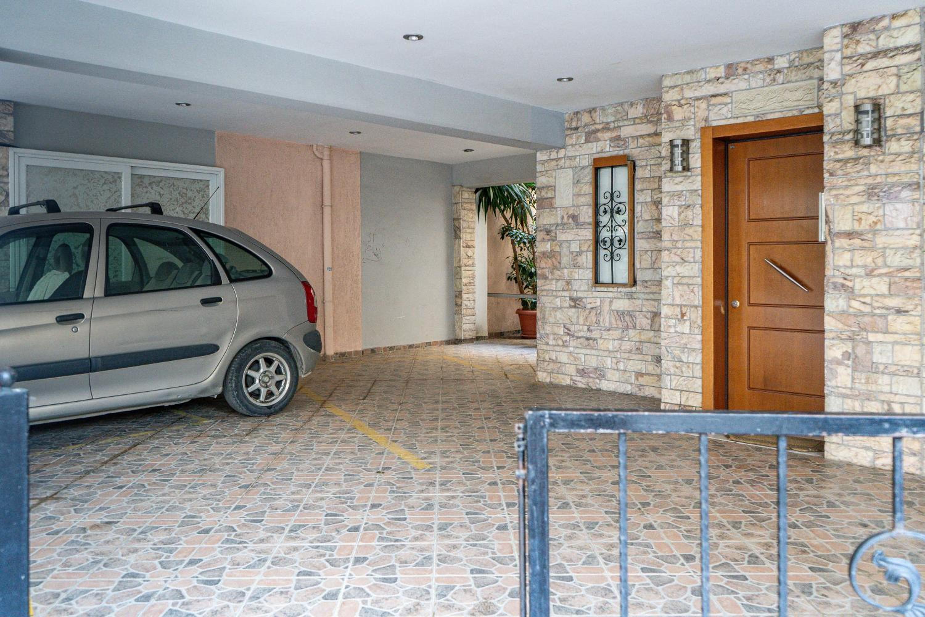 Per56 by Smart Cozy Suites - Right next to the metro - Parking - Available 24hr